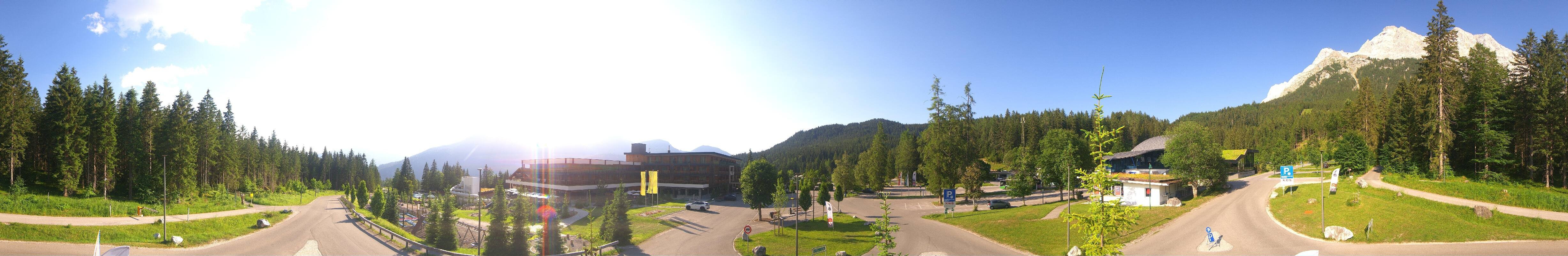 Archived image Webcam Ehrwald: Base Station Tiroler Zugspitzbahn