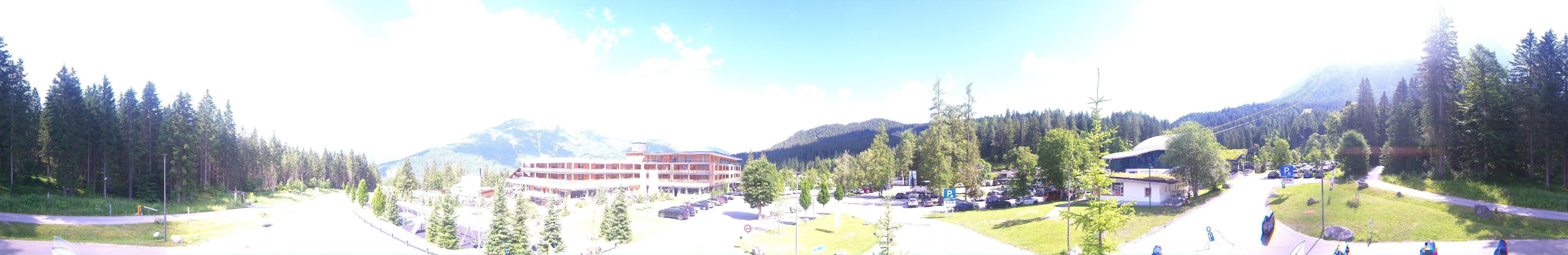 Archived image Webcam Ehrwald: Base Station Tiroler Zugspitzbahn