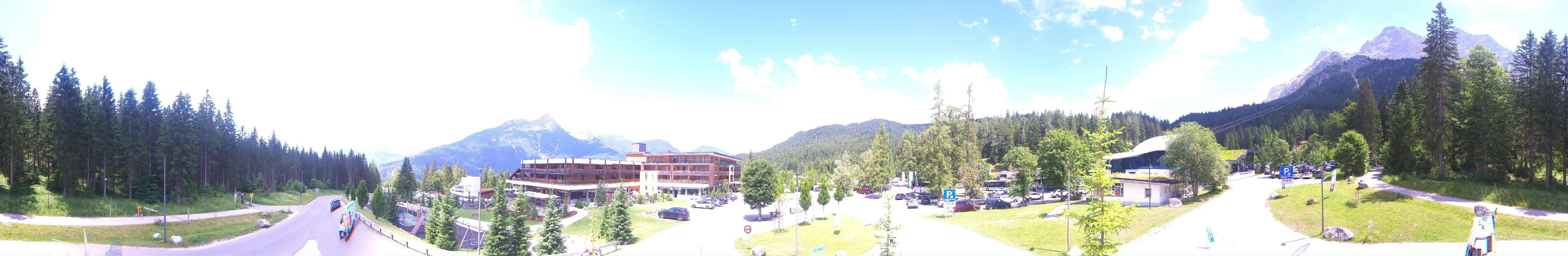 Archived image Webcam Ehrwald: Base Station Tiroler Zugspitzbahn