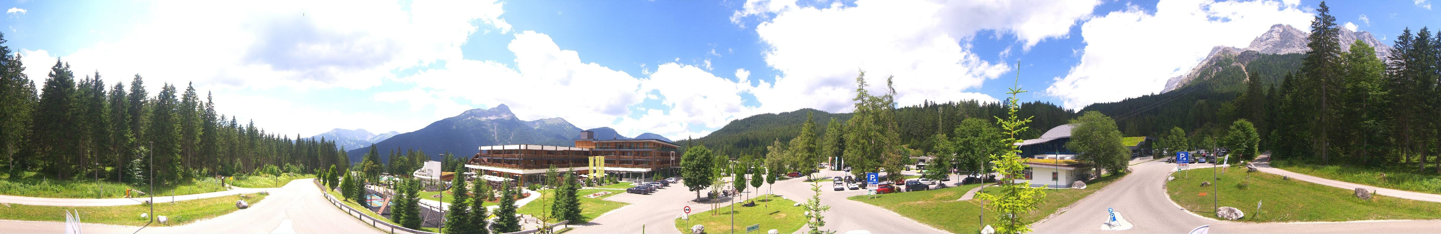 Archived image Webcam Ehrwald: Base Station Tiroler Zugspitzbahn