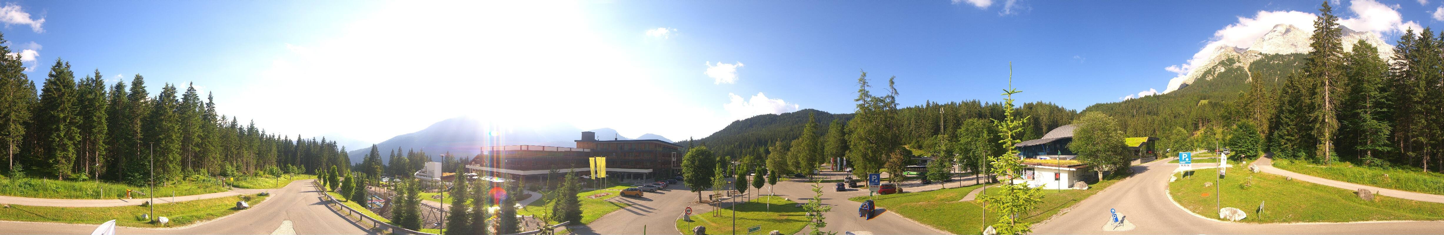 Archived image Webcam Ehrwald: Base Station Tiroler Zugspitzbahn
