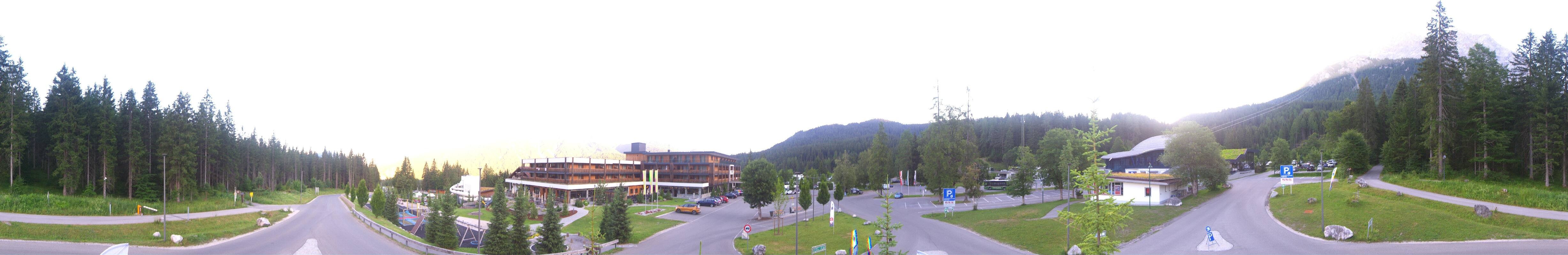 Archived image Webcam Ehrwald: Base Station Tiroler Zugspitzbahn