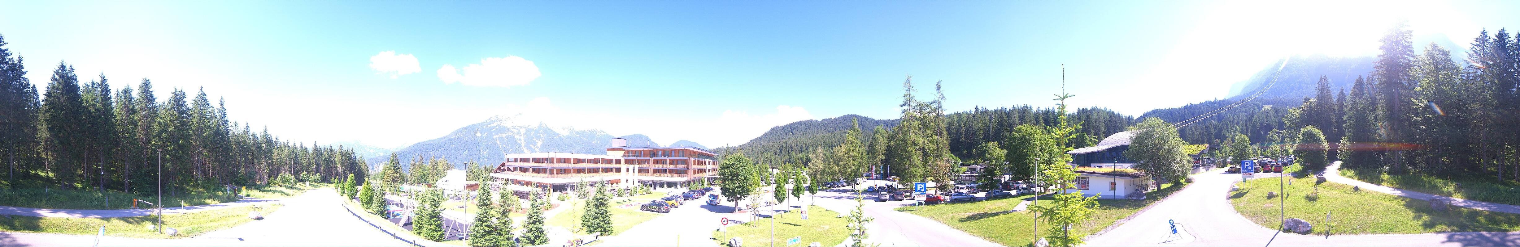 Archived image Webcam Ehrwald: Base Station Tiroler Zugspitzbahn