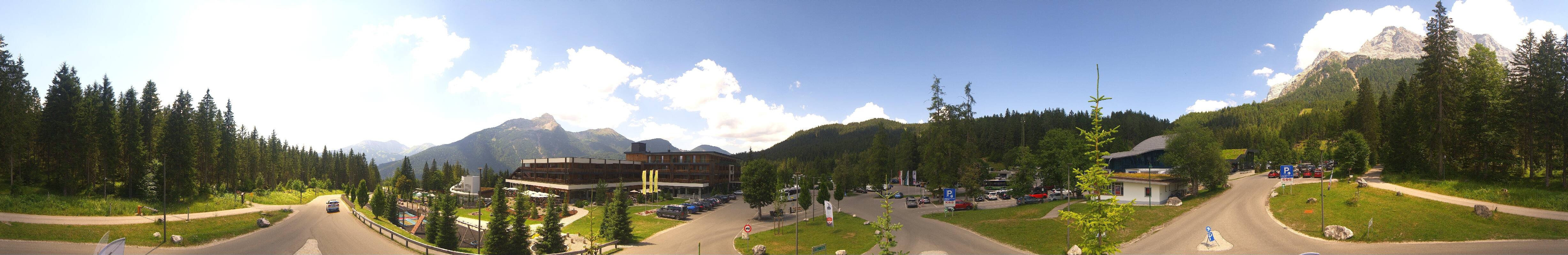 Archived image Webcam Ehrwald: Base Station Tiroler Zugspitzbahn