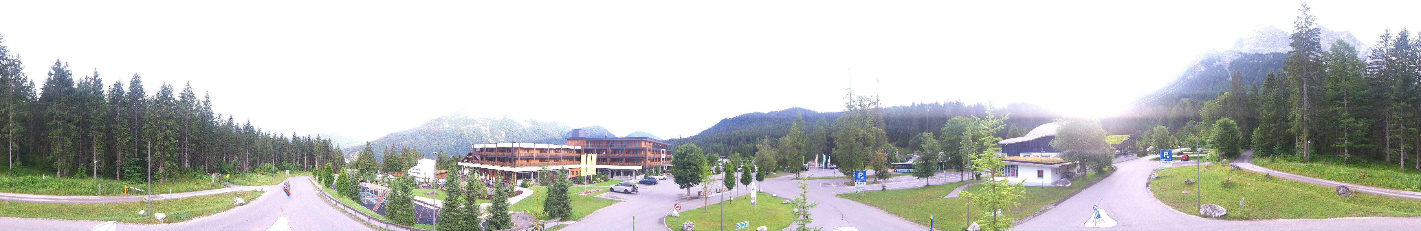 Archived image Webcam Ehrwald: Base Station Tiroler Zugspitzbahn