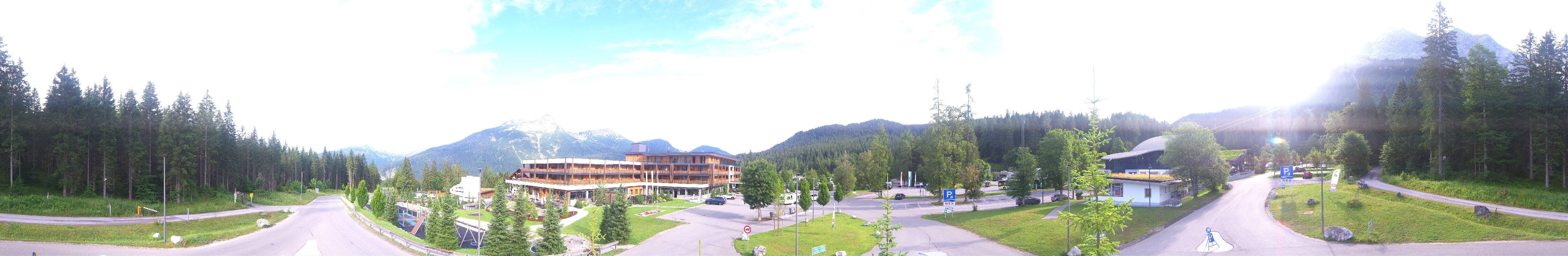Archived image Webcam Ehrwald: Base Station Tiroler Zugspitzbahn