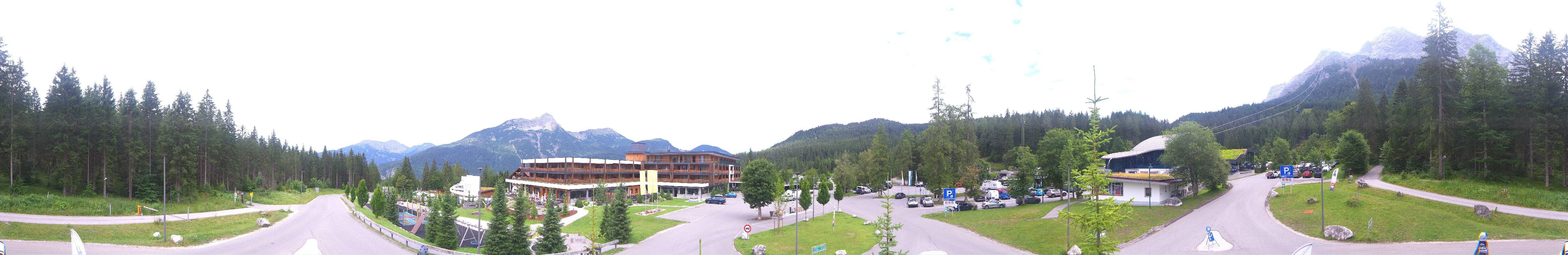Archived image Webcam Ehrwald: Base Station Tiroler Zugspitzbahn