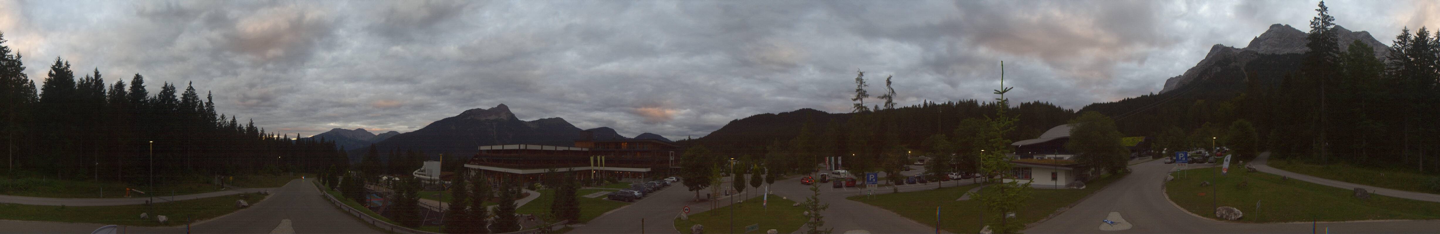 Archived image Webcam Ehrwald: Base Station Tiroler Zugspitzbahn