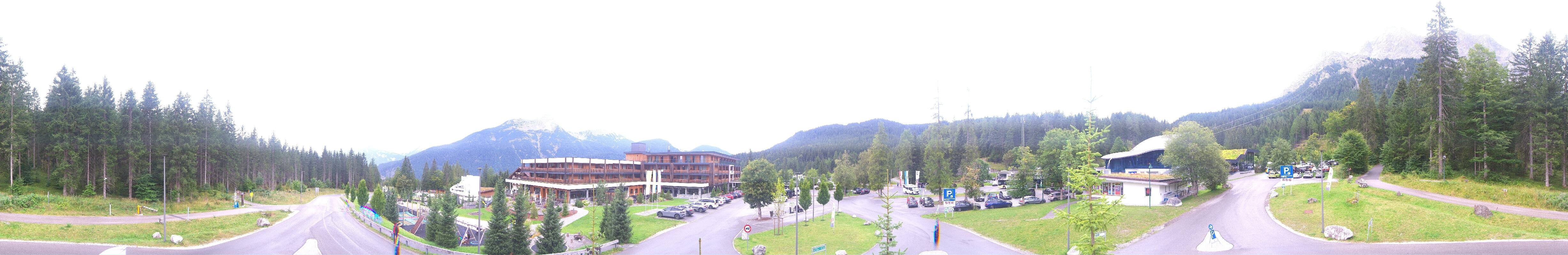 Archived image Webcam Ehrwald: Base Station Tiroler Zugspitzbahn