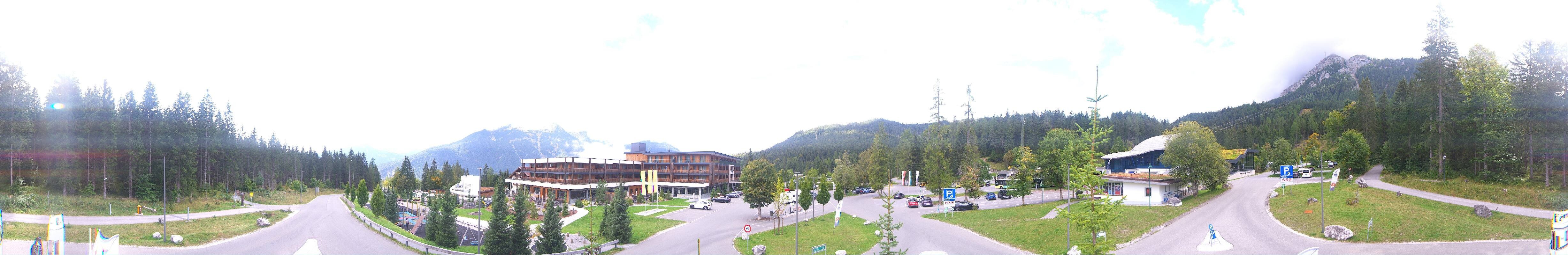 Archived image Webcam Ehrwald: Base Station Tiroler Zugspitzbahn