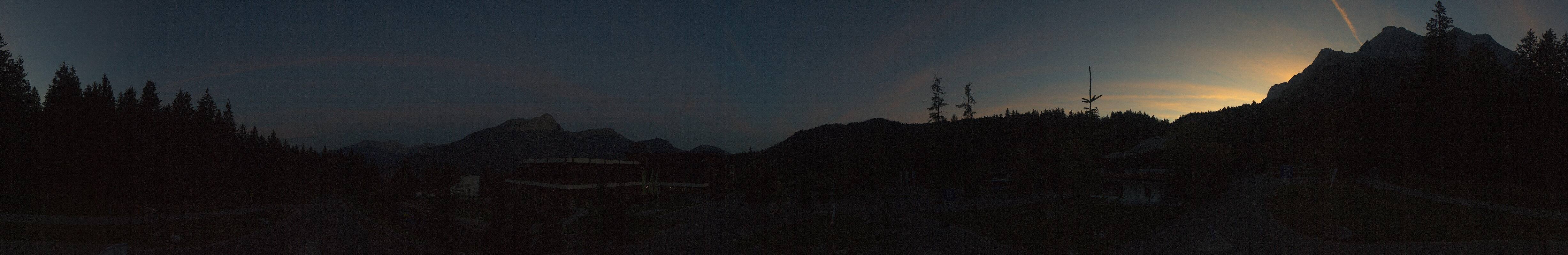 Archived image Webcam Ehrwald: Base Station Tiroler Zugspitzbahn
