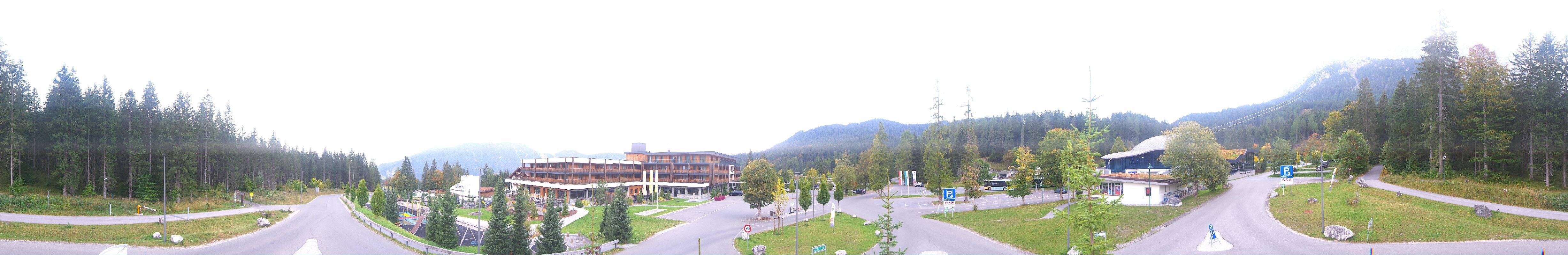 Archived image Webcam Ehrwald: Base Station Tiroler Zugspitzbahn