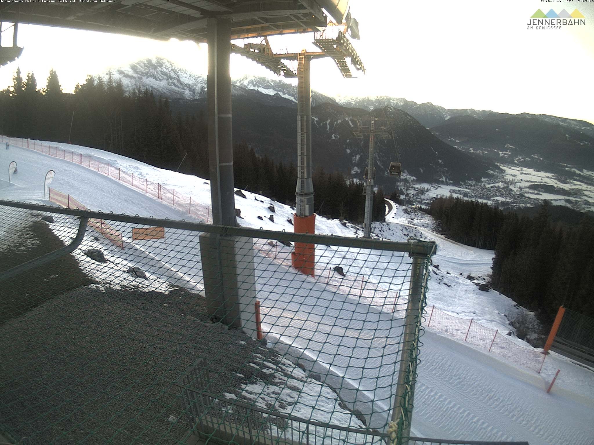 Archiv Foto Webcam Blick von der Mittelstation der Jennerbahn