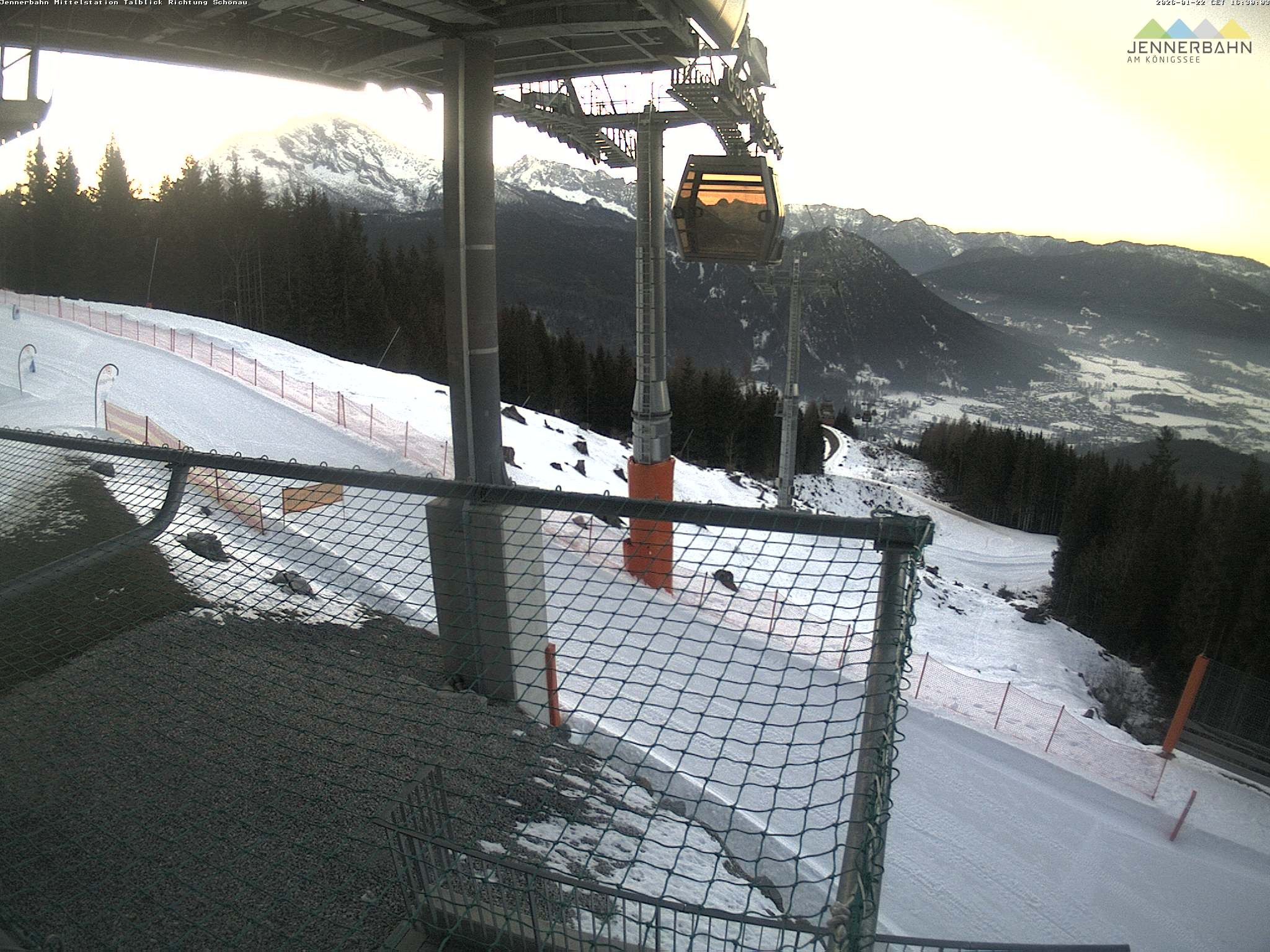 Archiv Foto Webcam Blick von der Mittelstation der Jennerbahn