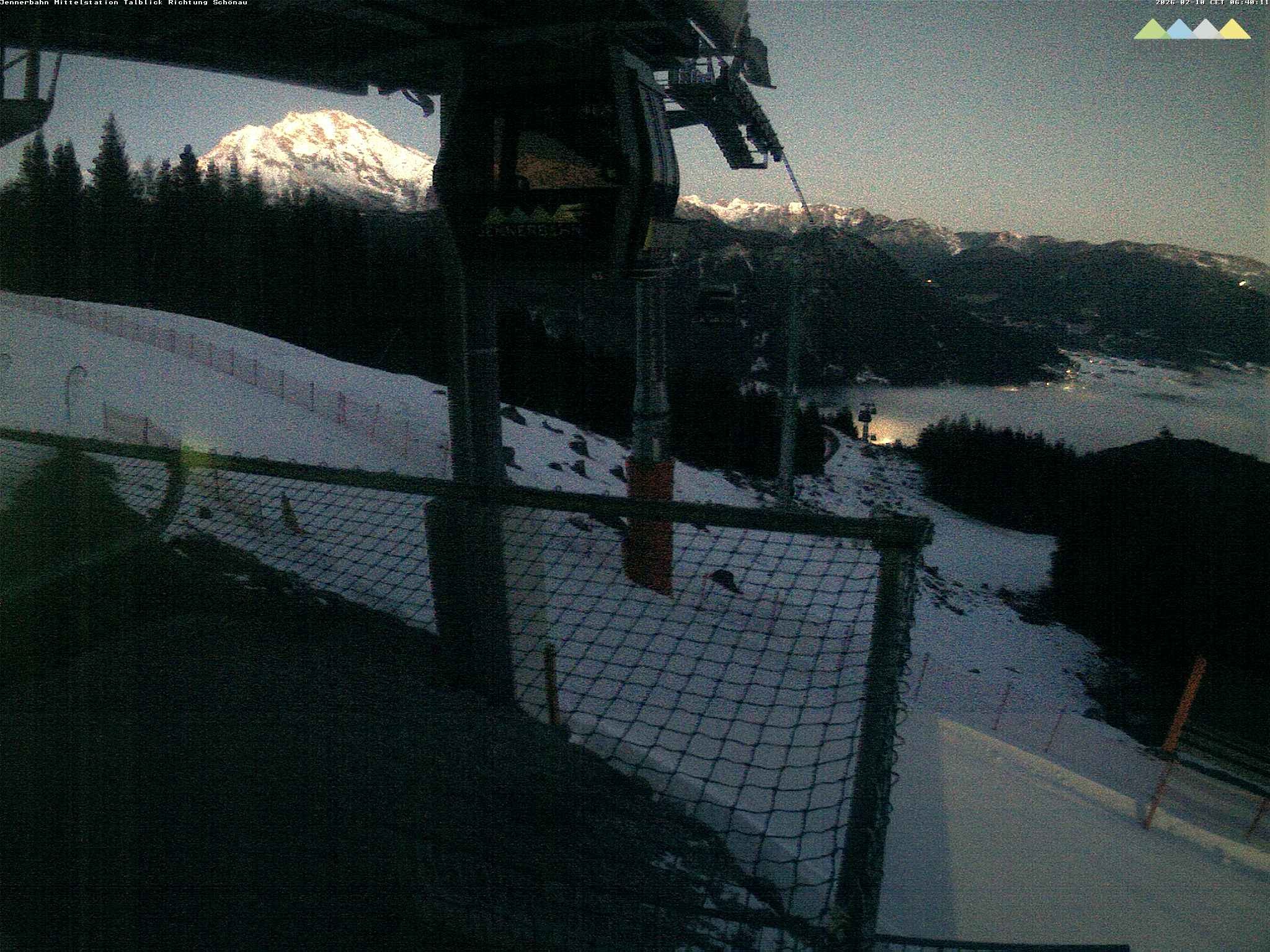 Archived image Webcam View from Midway Station