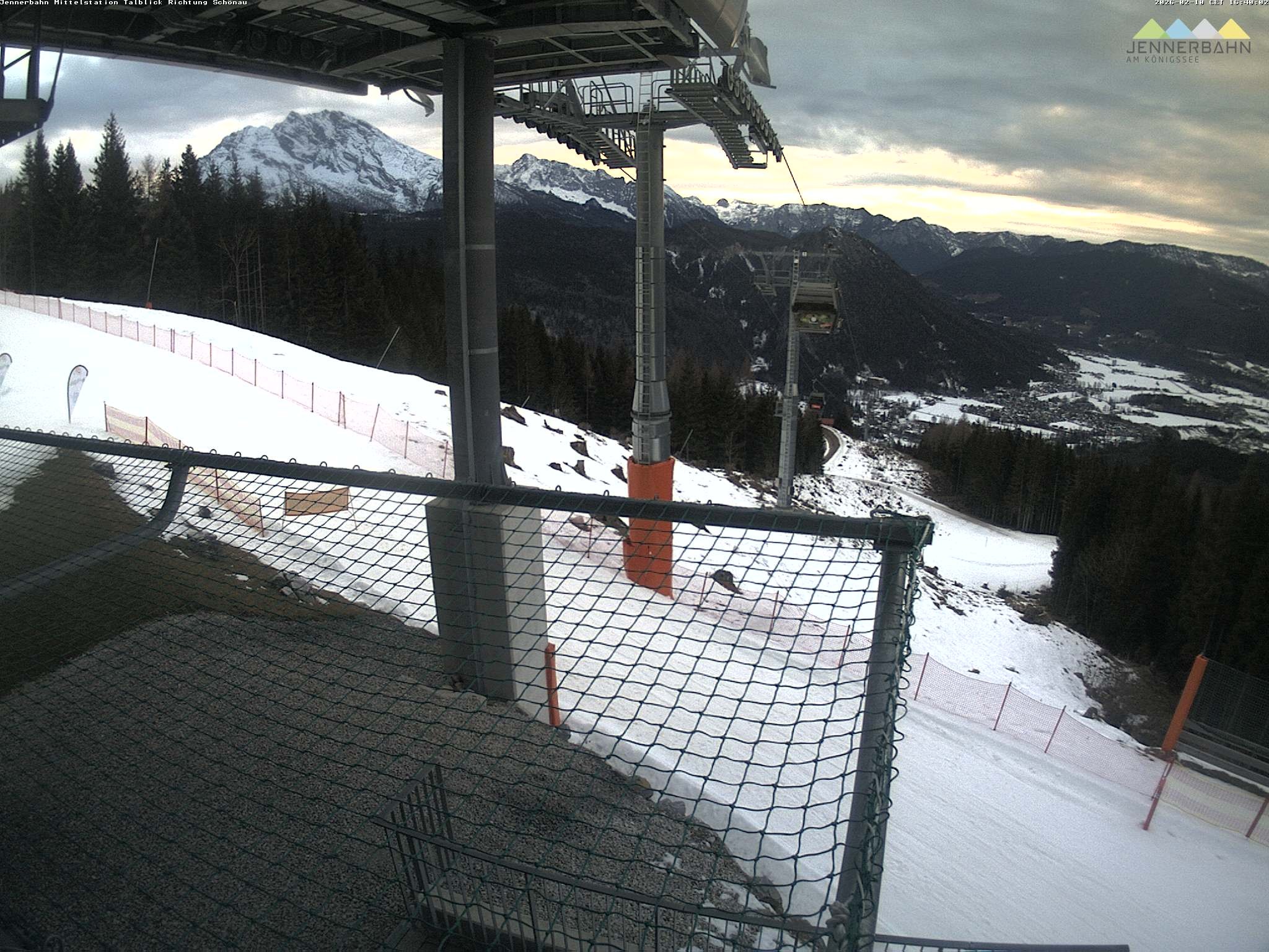 Archived image Webcam View from Midway Station