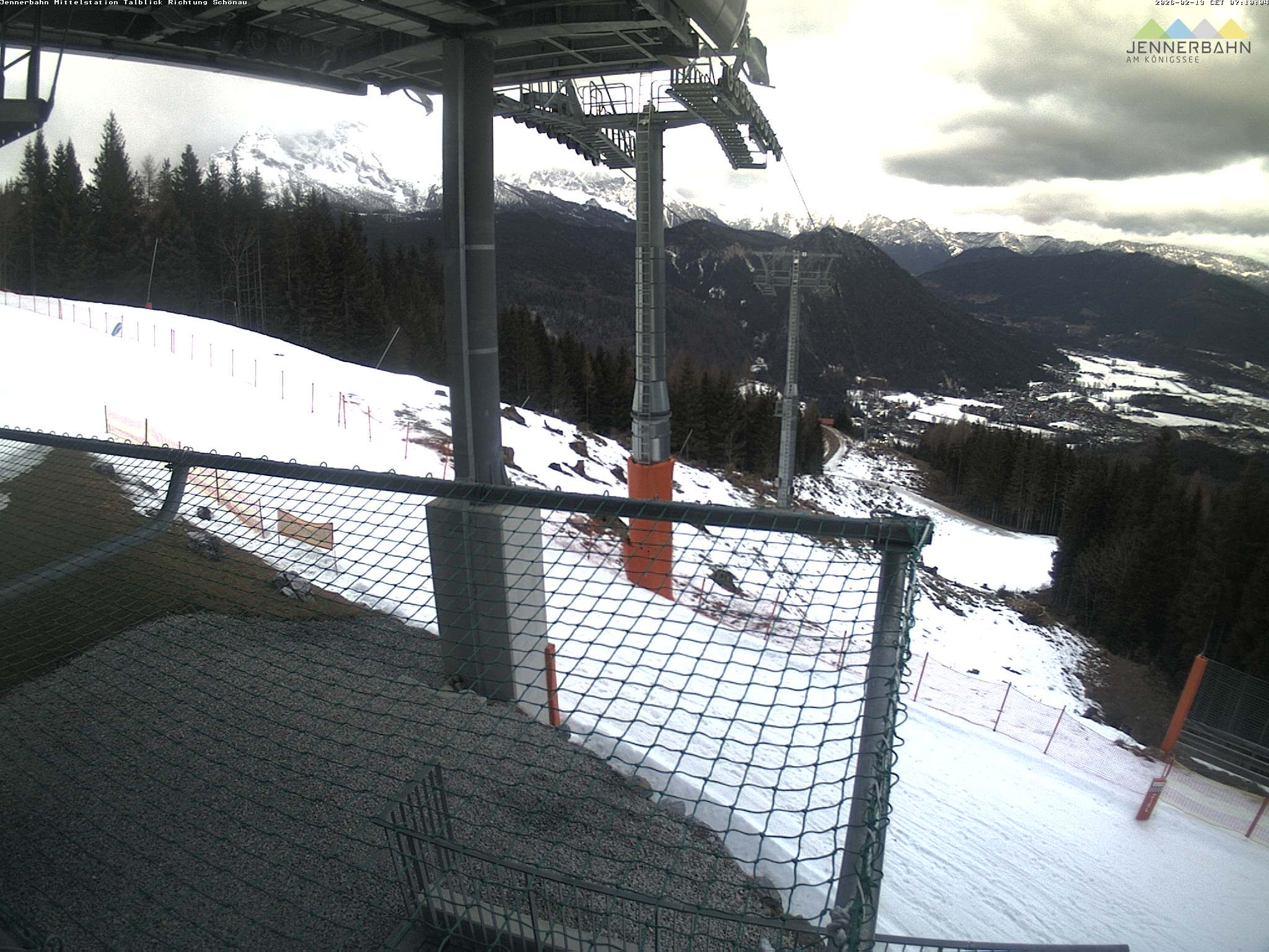 Archived image Webcam View from Midway Station