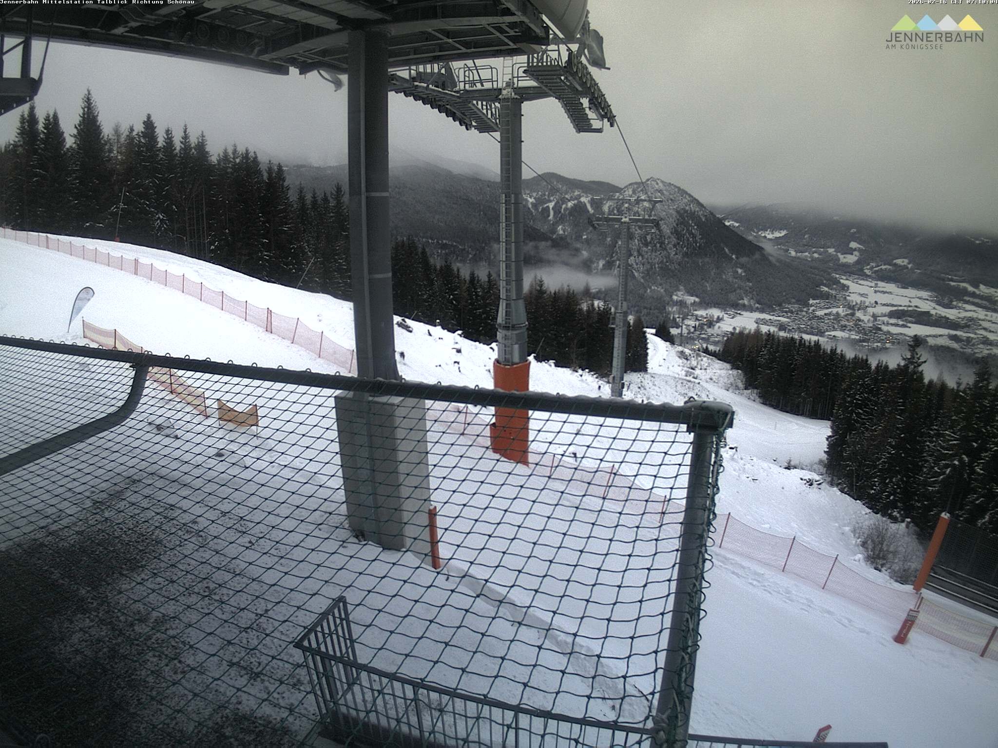 Archived image Webcam View from Midway Station