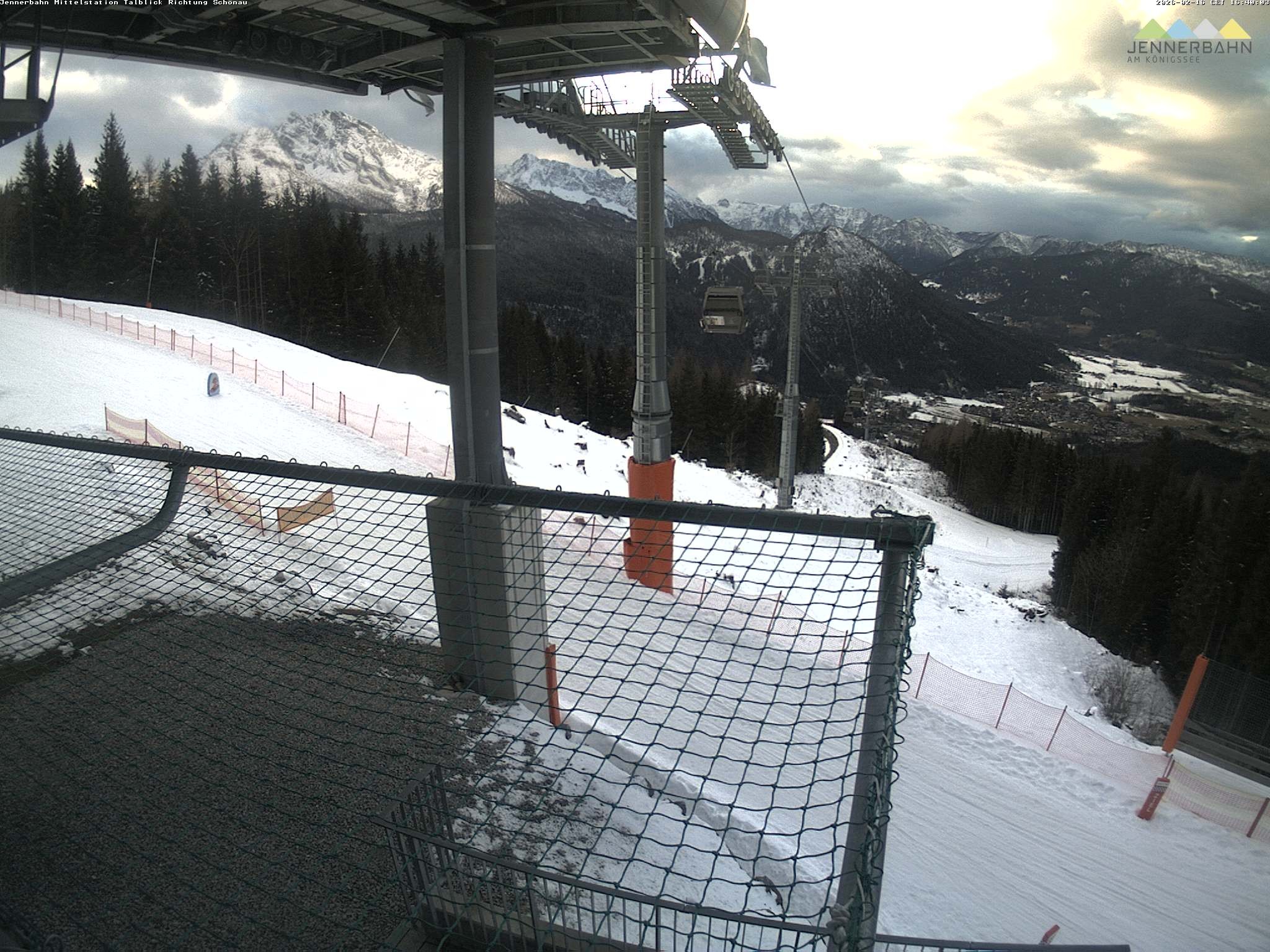 Archived image Webcam View from Midway Station