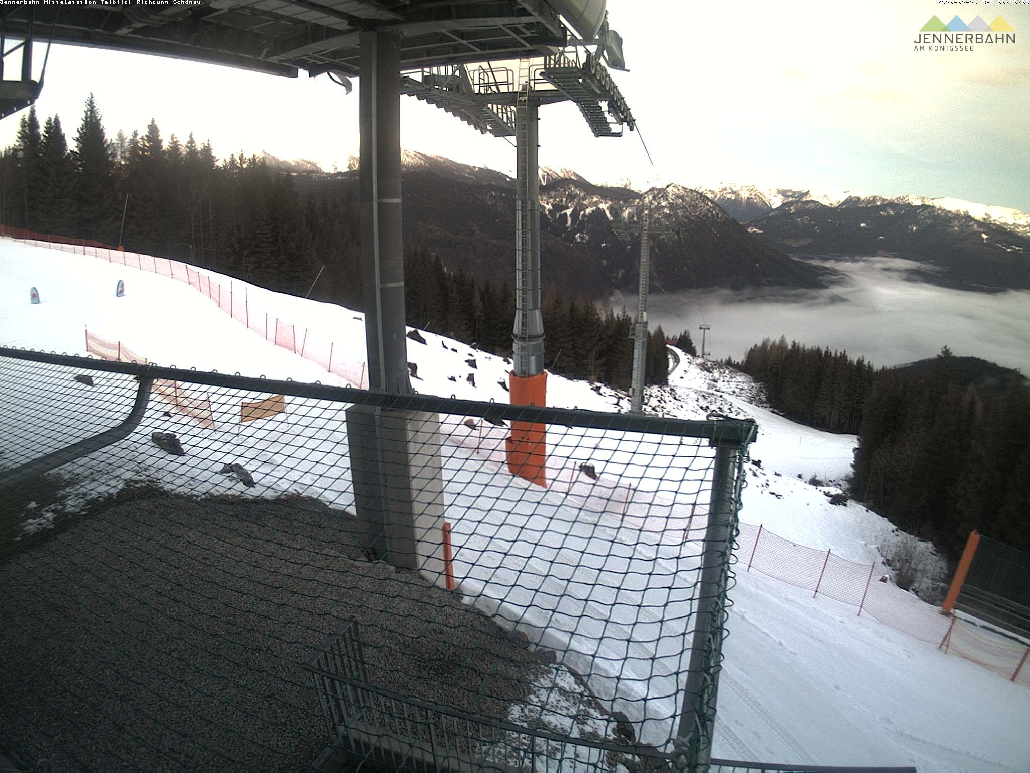 Archived image Webcam View from Midway Station