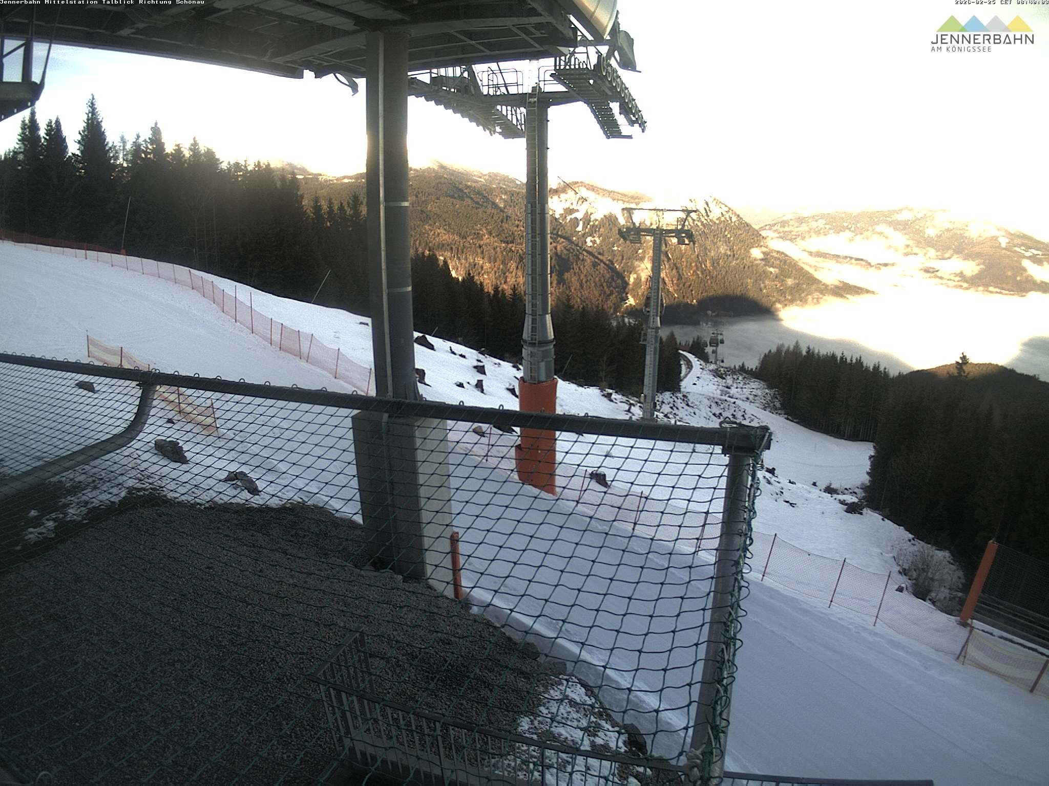 Archived image Webcam View from Midway Station