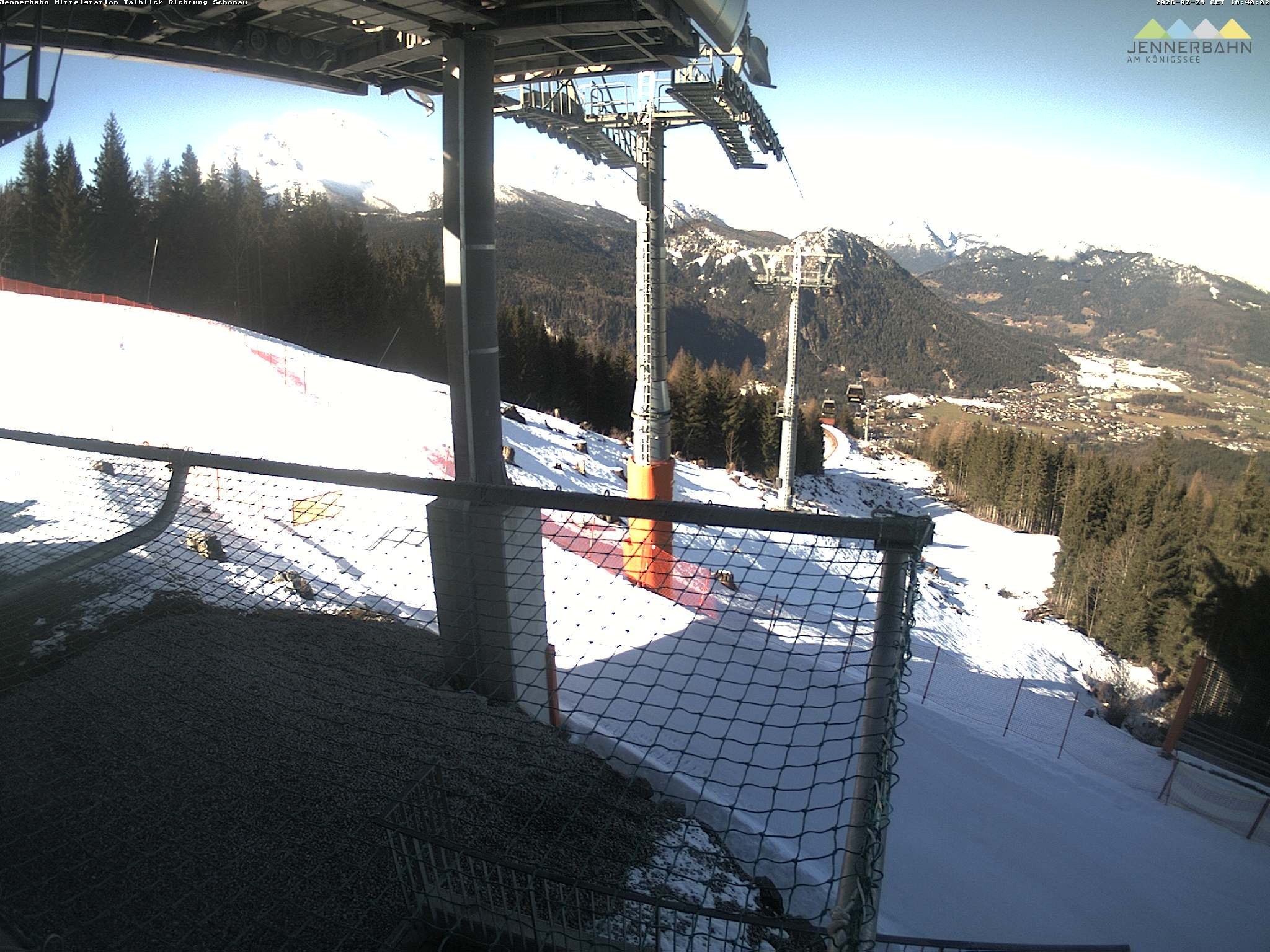 Archived image Webcam View from Midway Station