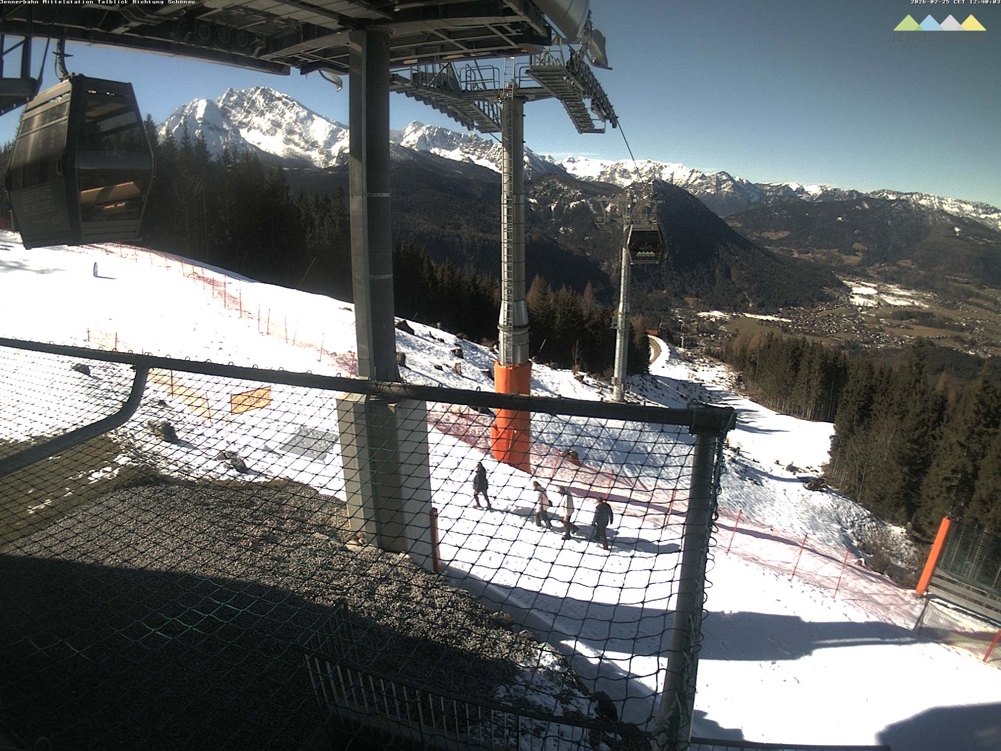 Archived image Webcam View from Midway Station