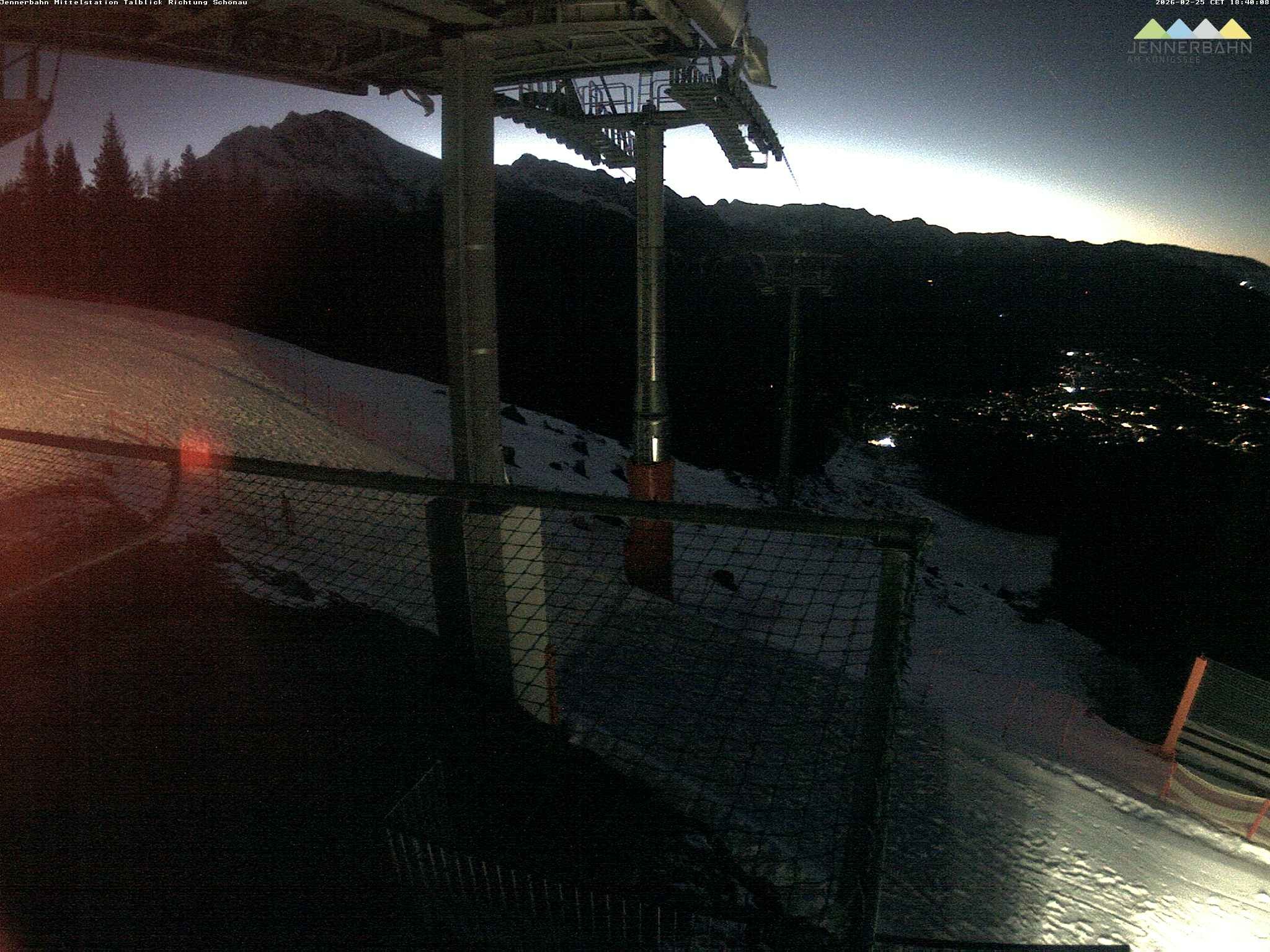 Archived image Webcam View from Midway Station