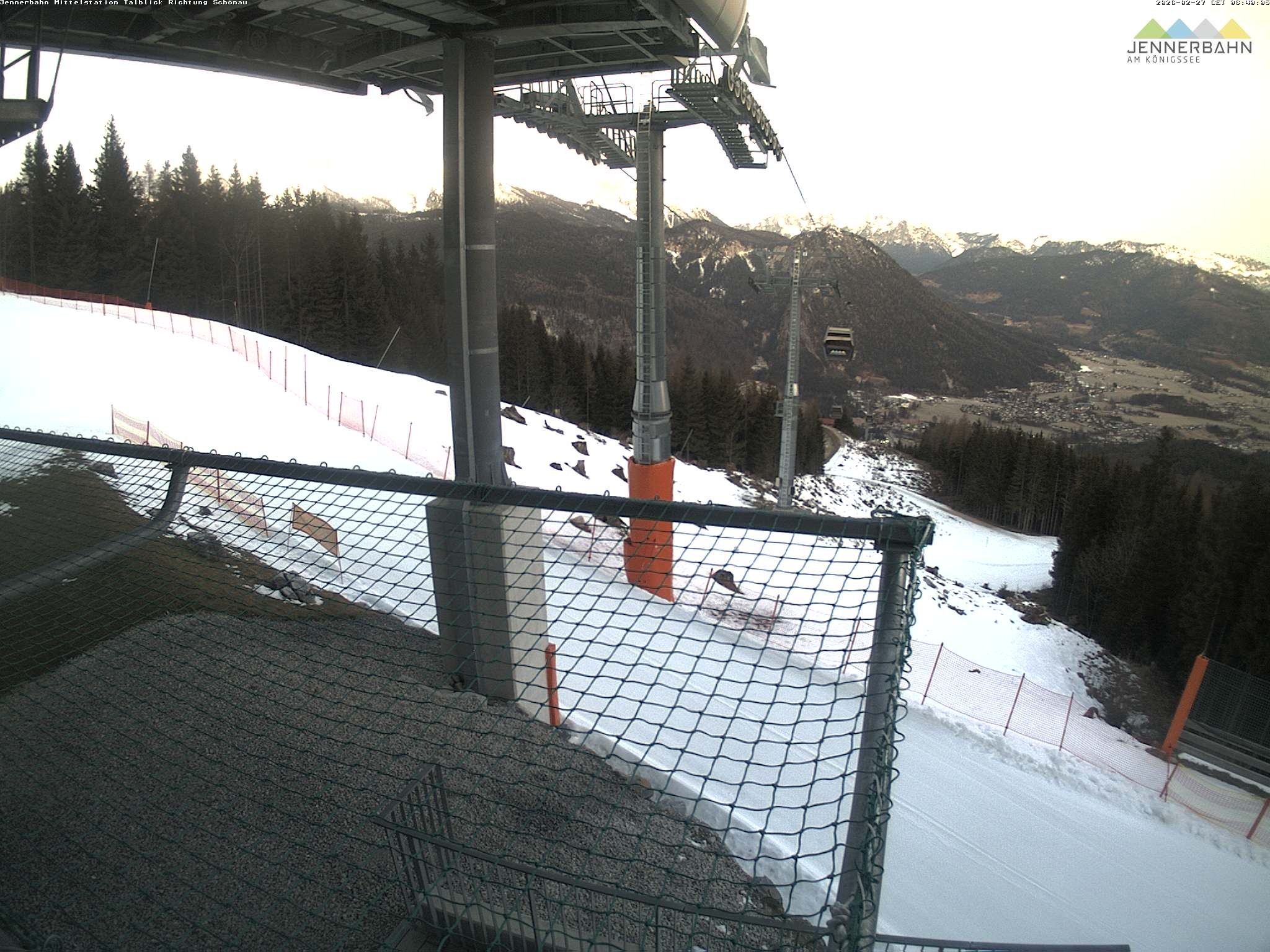 Archived image Webcam View from Midway Station