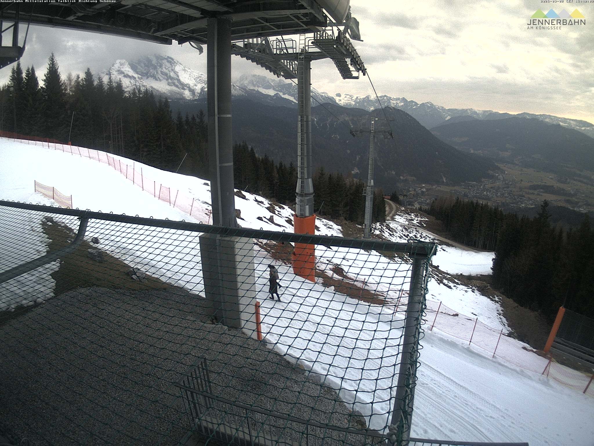 Archiv Foto Webcam Blick von der Mittelstation der Jennerbahn