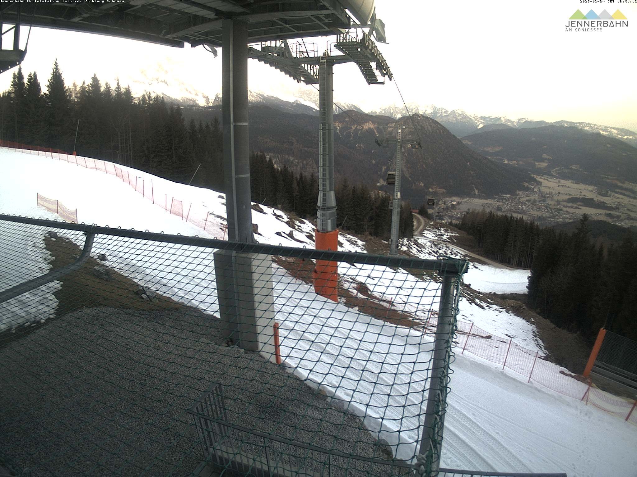 Archiv Foto Webcam Blick von der Mittelstation der Jennerbahn