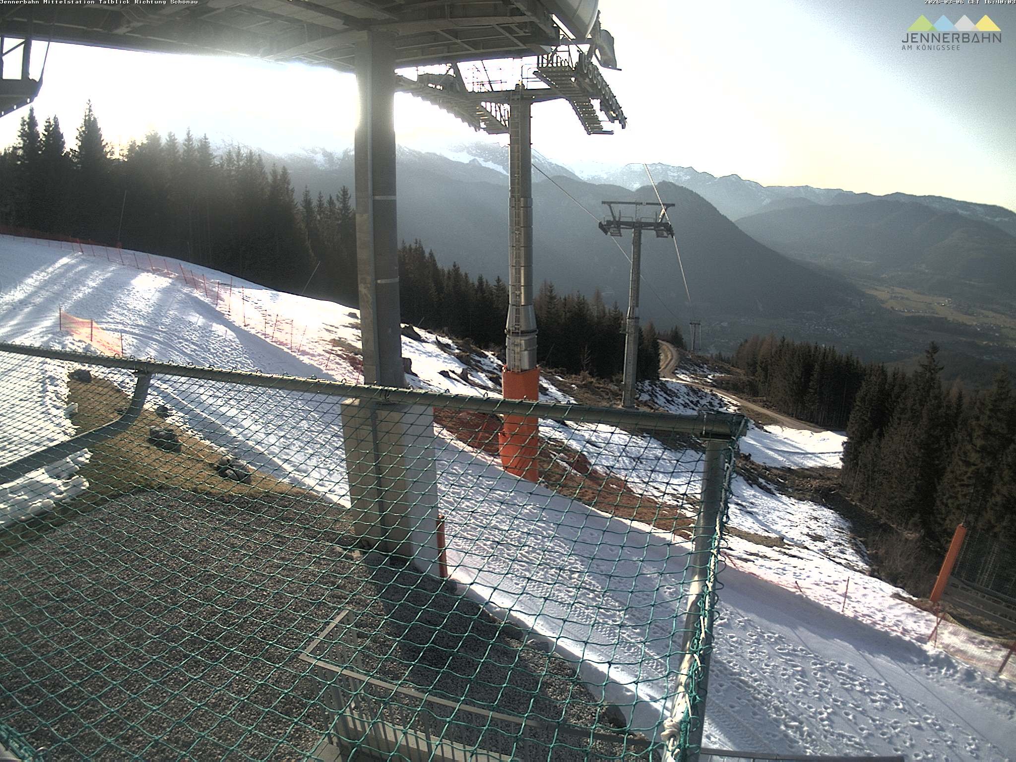 Archiv Foto Webcam Blick von der Mittelstation der Jennerbahn
