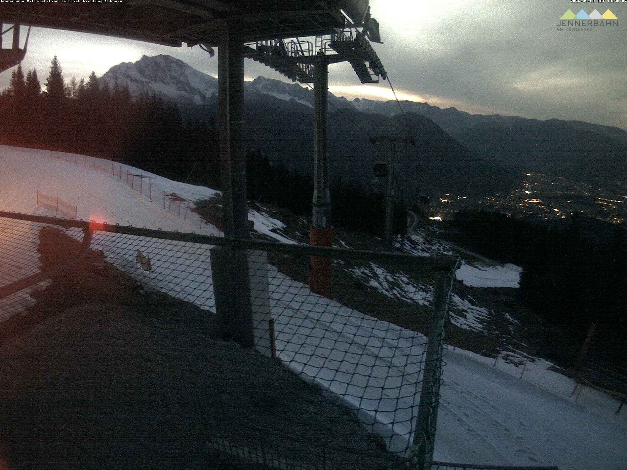 Archiv Foto Webcam Blick von der Mittelstation der Jennerbahn