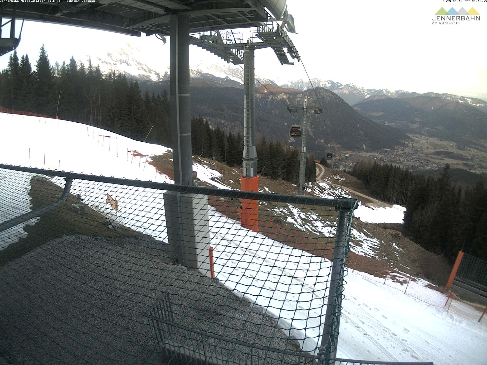 Archiv Foto Webcam Blick von der Mittelstation der Jennerbahn