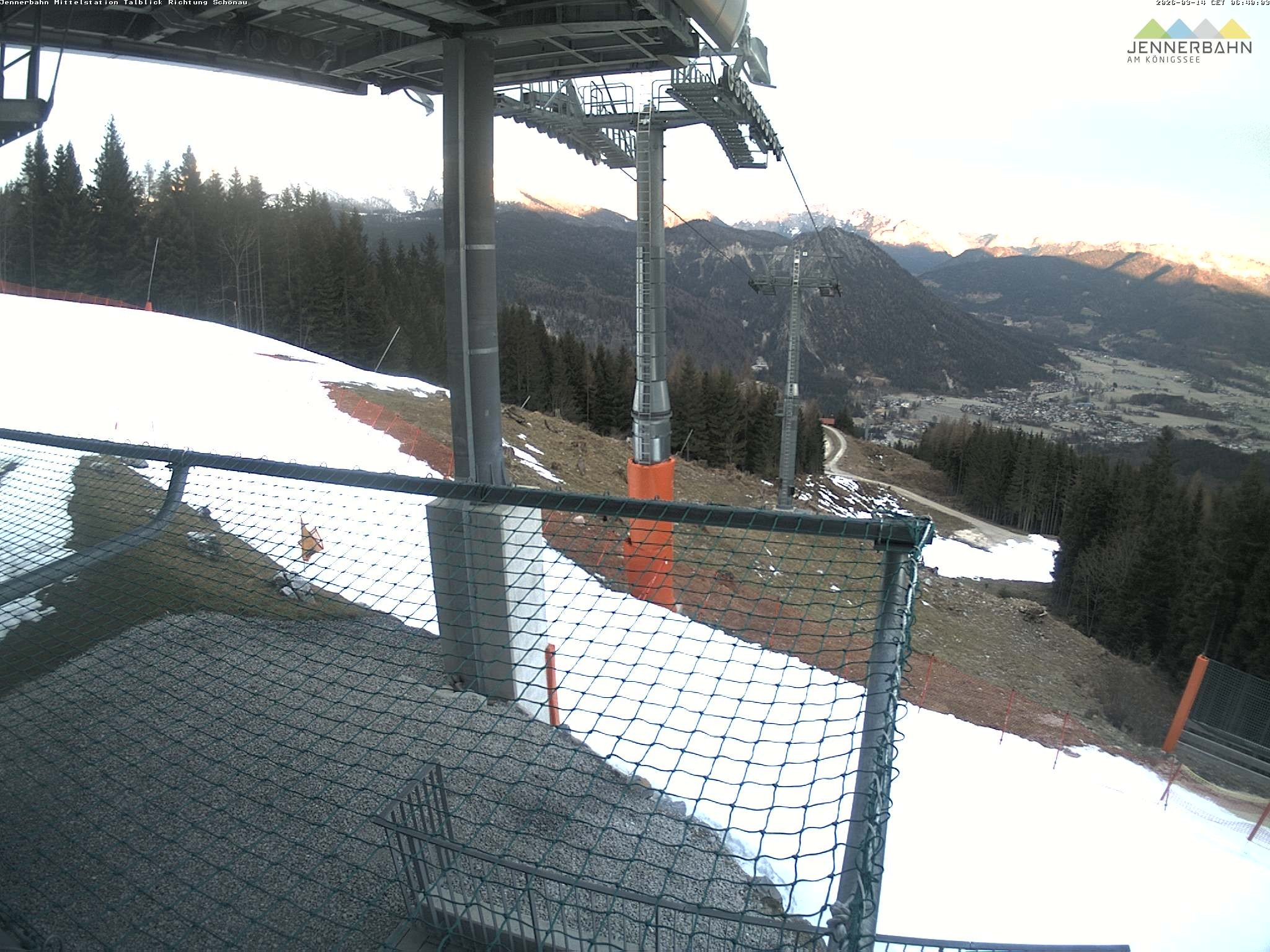 Archived image Webcam View from Midway Station