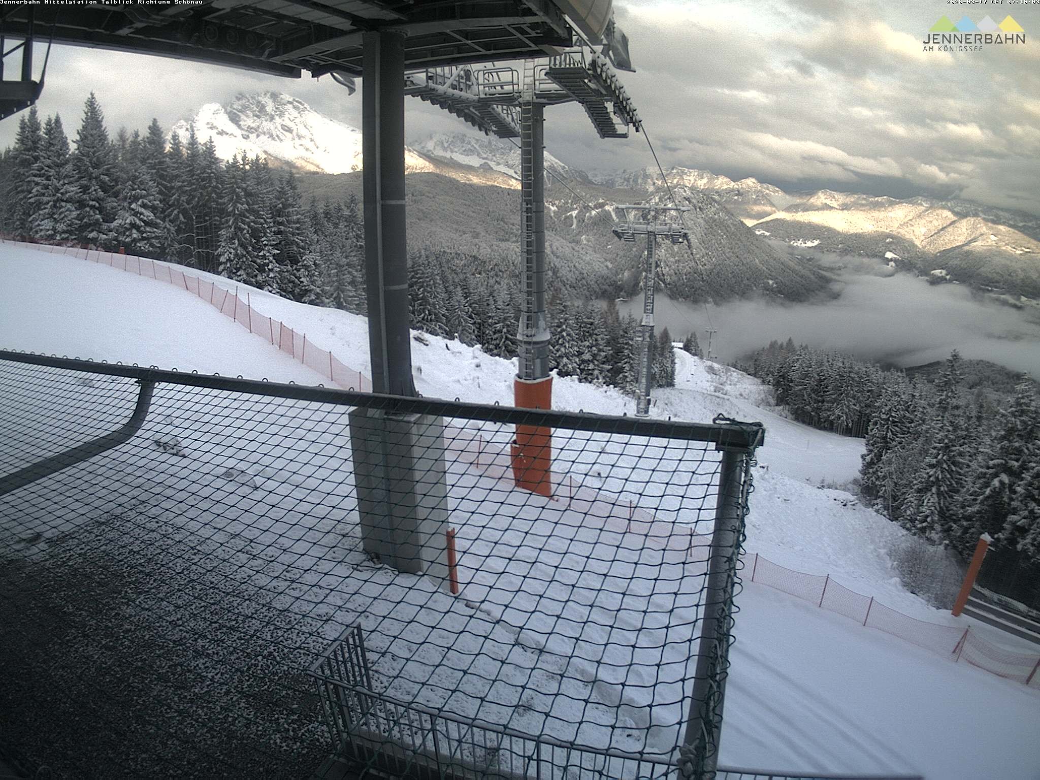 Archiv Foto Webcam Blick von der Mittelstation der Jennerbahn