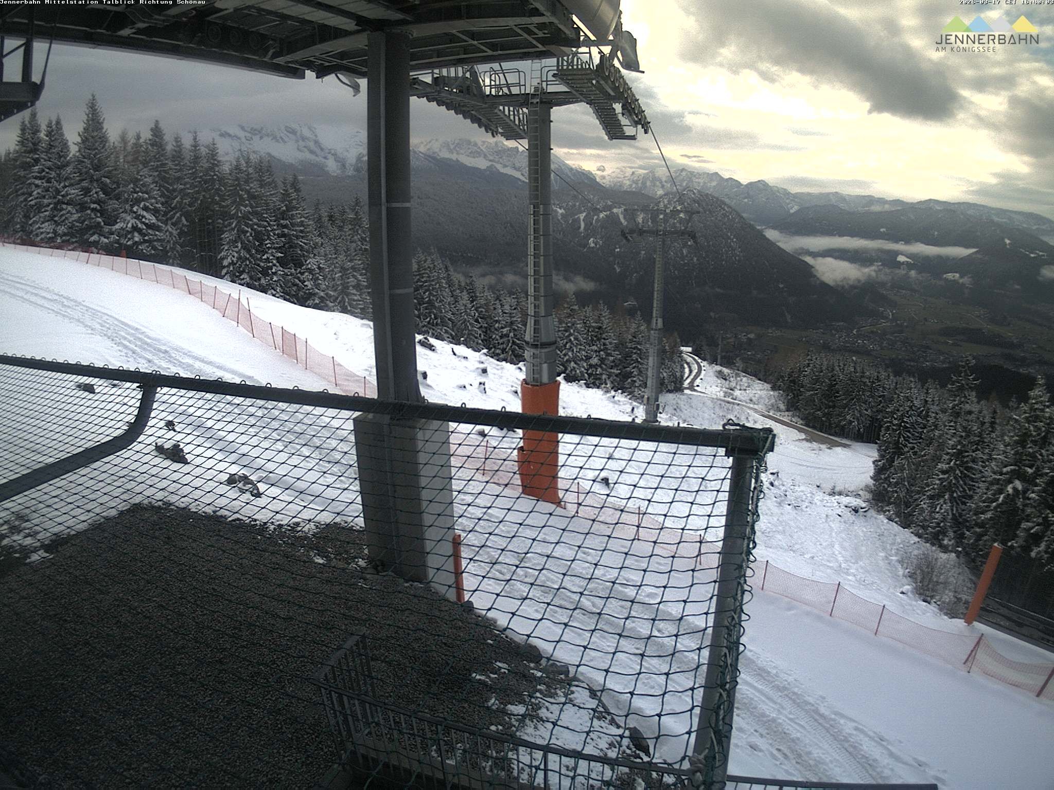 Archiv Foto Webcam Blick von der Mittelstation der Jennerbahn