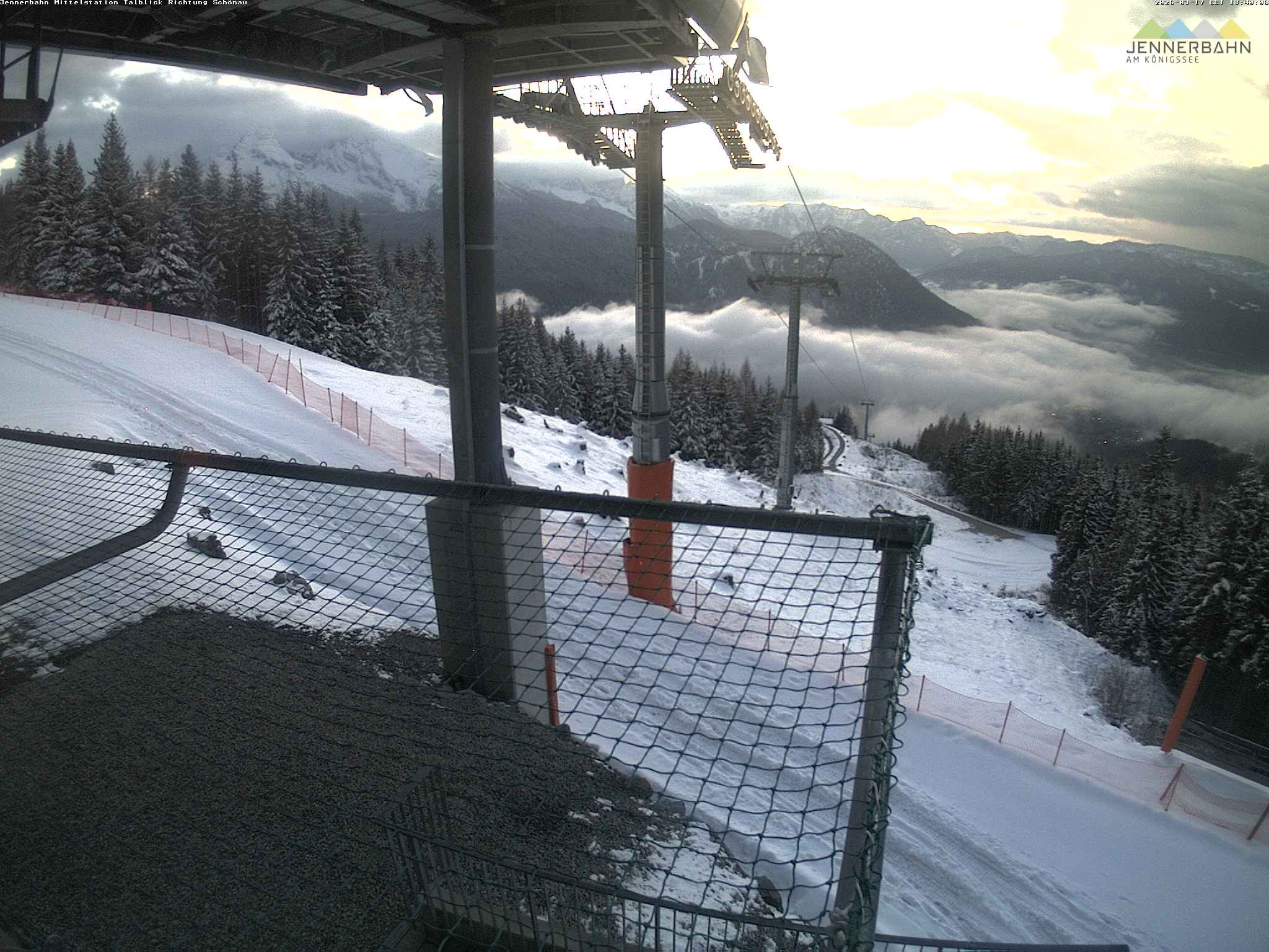 Archiv Foto Webcam Blick von der Mittelstation der Jennerbahn