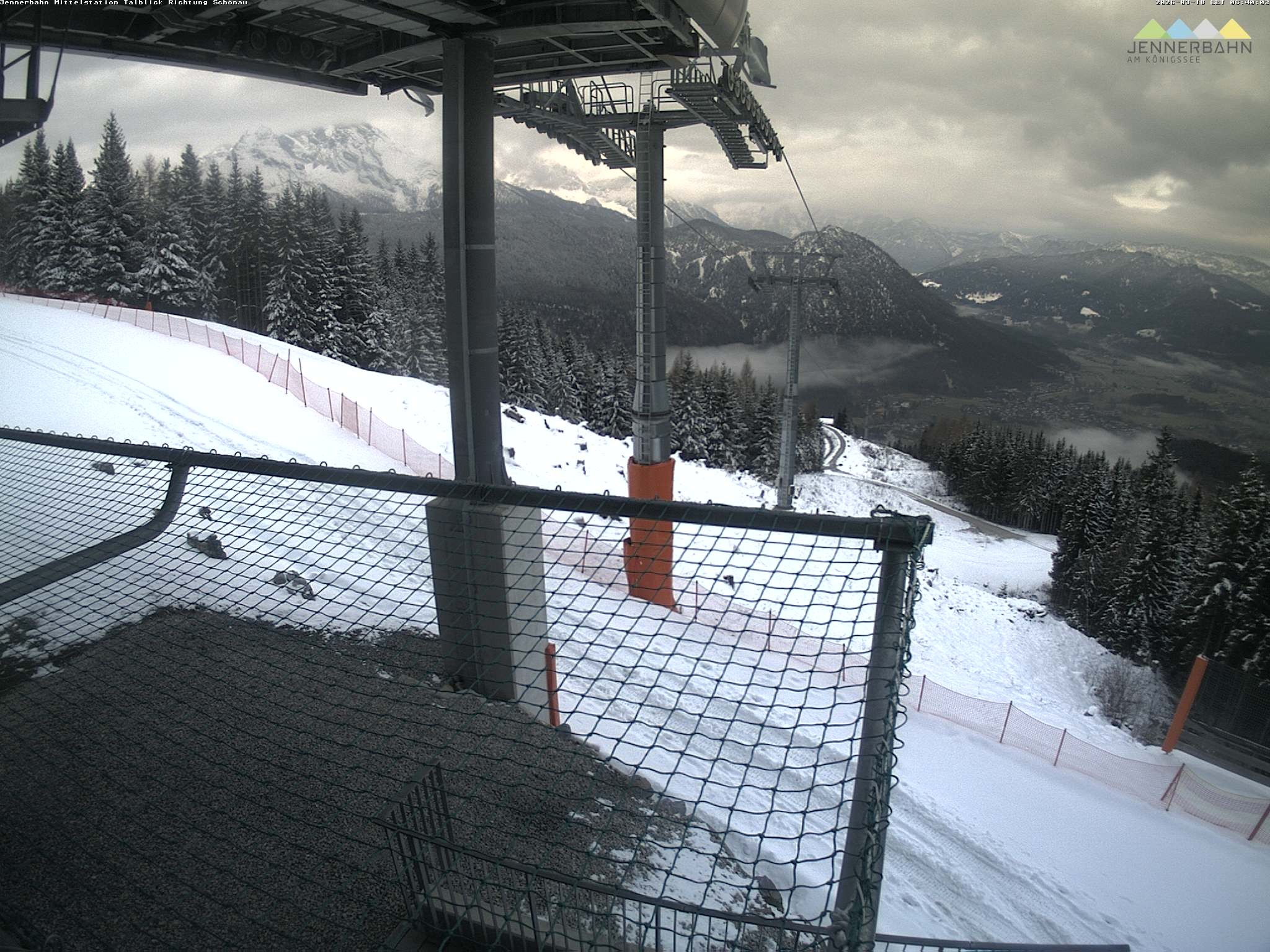Archiv Foto Webcam Blick von der Mittelstation der Jennerbahn