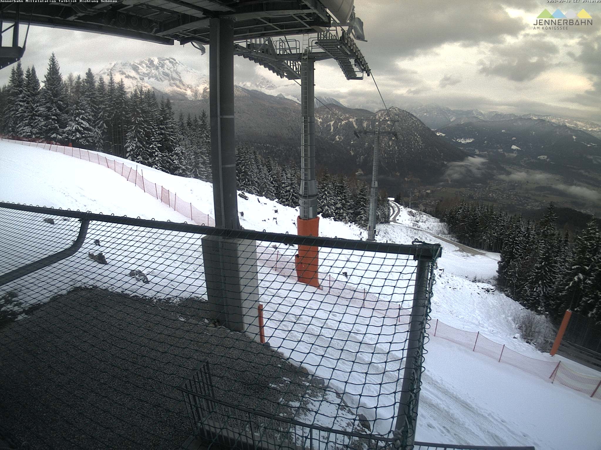 Archiv Foto Webcam Blick von der Mittelstation der Jennerbahn