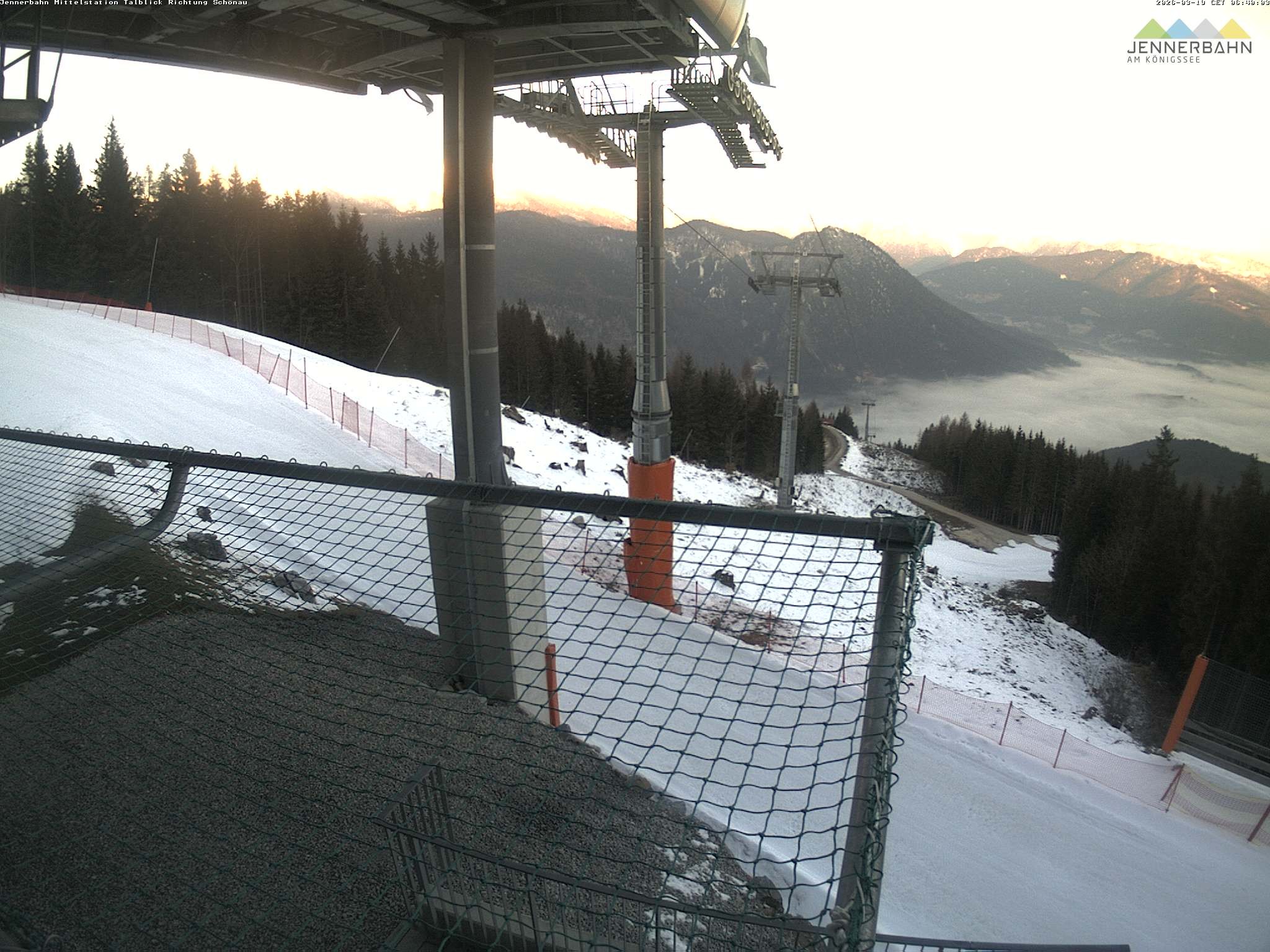 Archiv Foto Webcam Blick von der Mittelstation der Jennerbahn