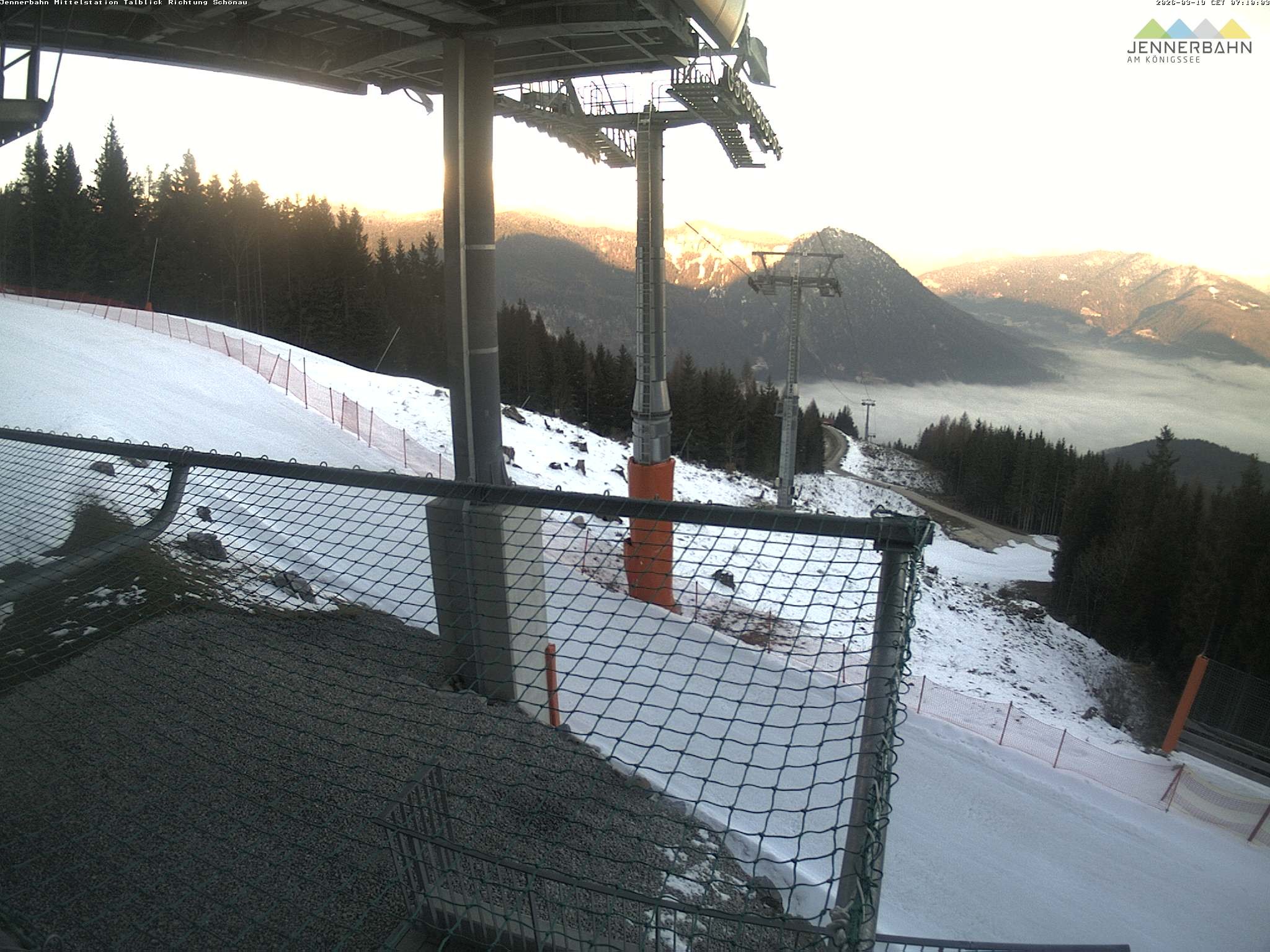 Archiv Foto Webcam Blick von der Mittelstation der Jennerbahn