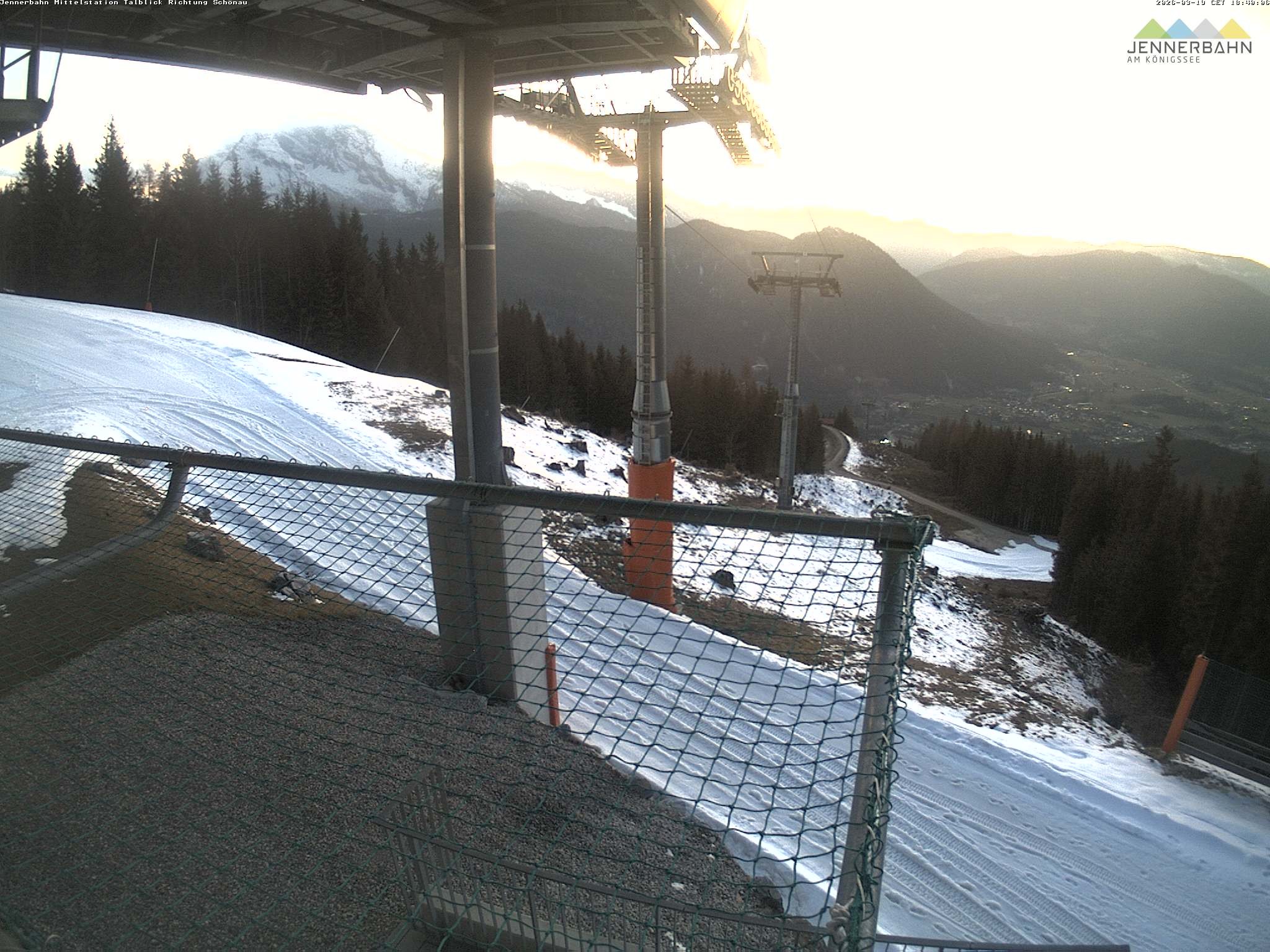 Archiv Foto Webcam Blick von der Mittelstation der Jennerbahn