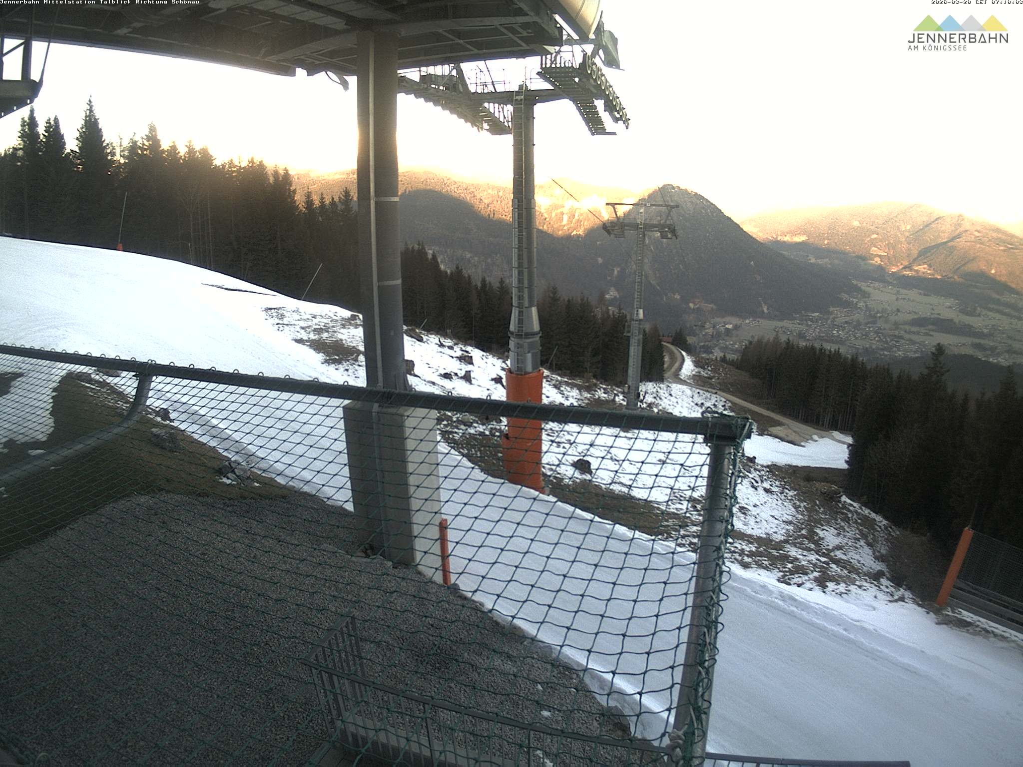 Archived image Webcam View from Midway Station