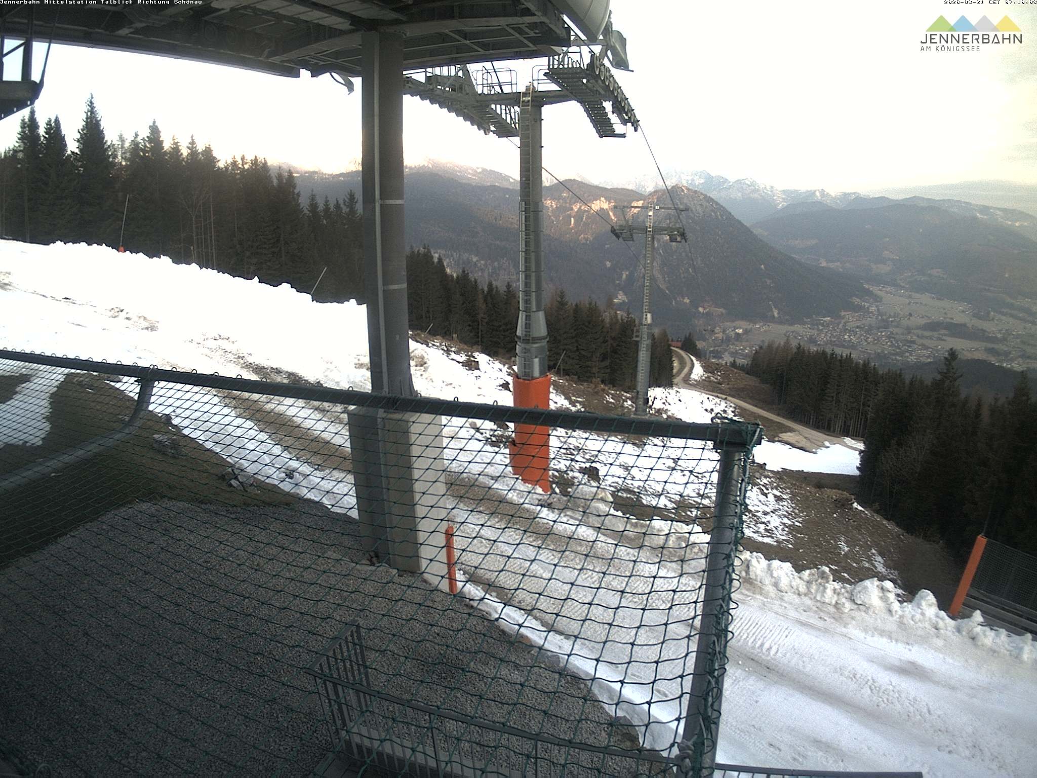 Archived image Webcam View from Midway Station