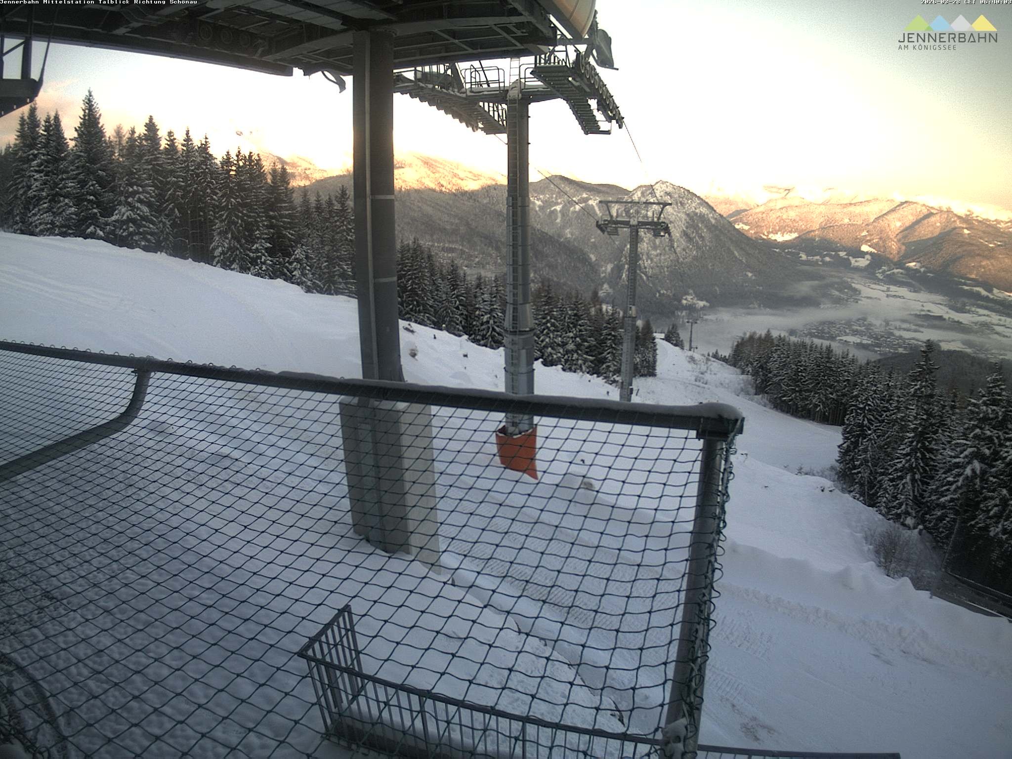 Archiv Foto Webcam Blick von der Mittelstation der Jennerbahn