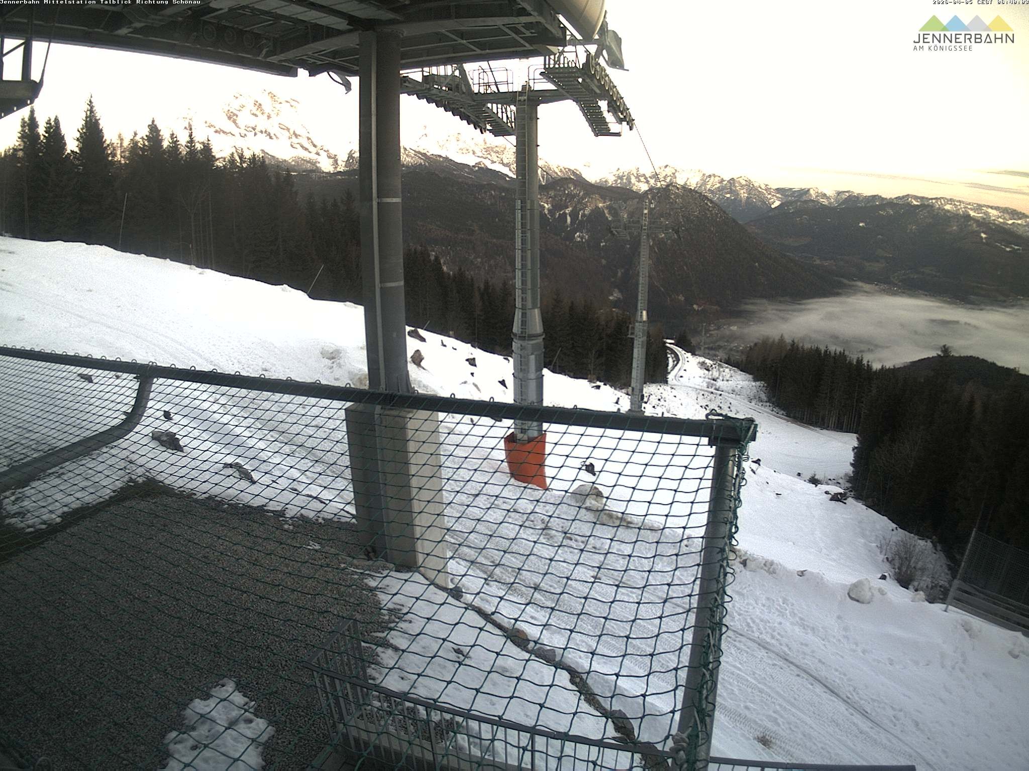 Archiv Foto Webcam Blick von der Mittelstation der Jennerbahn