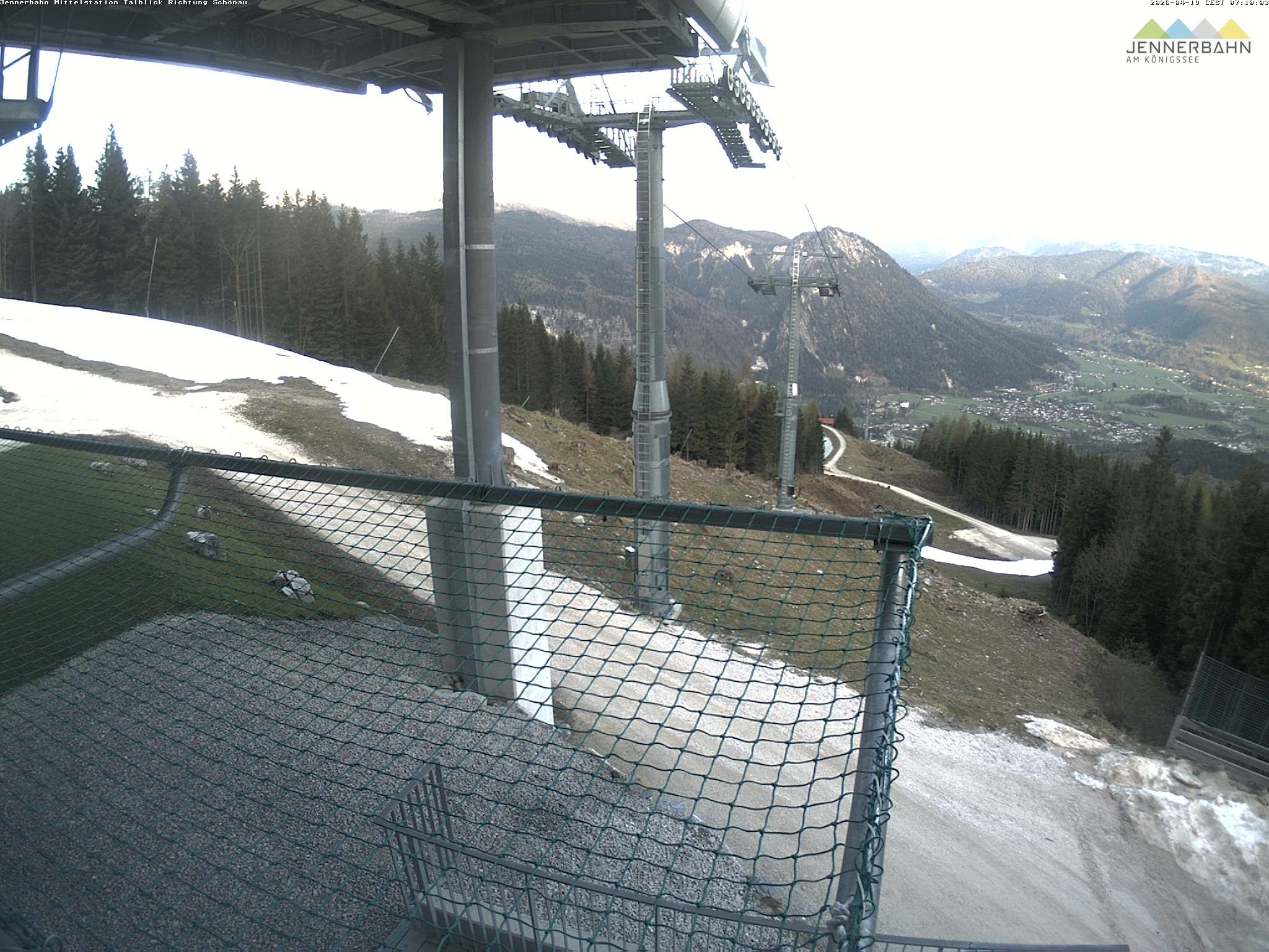 Archiv Foto Webcam Blick von der Mittelstation der Jennerbahn