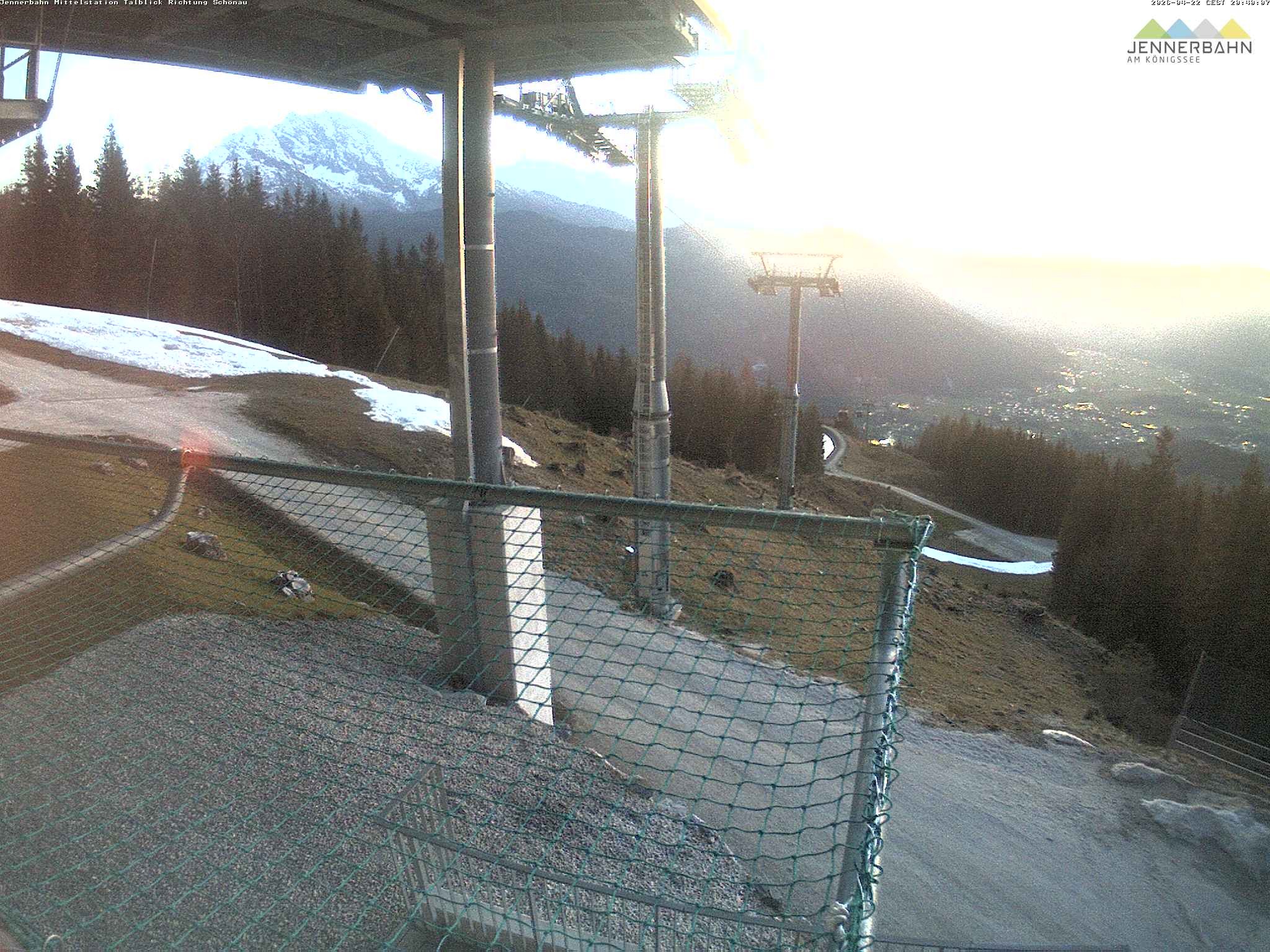 Archived image Webcam View from Midway Station