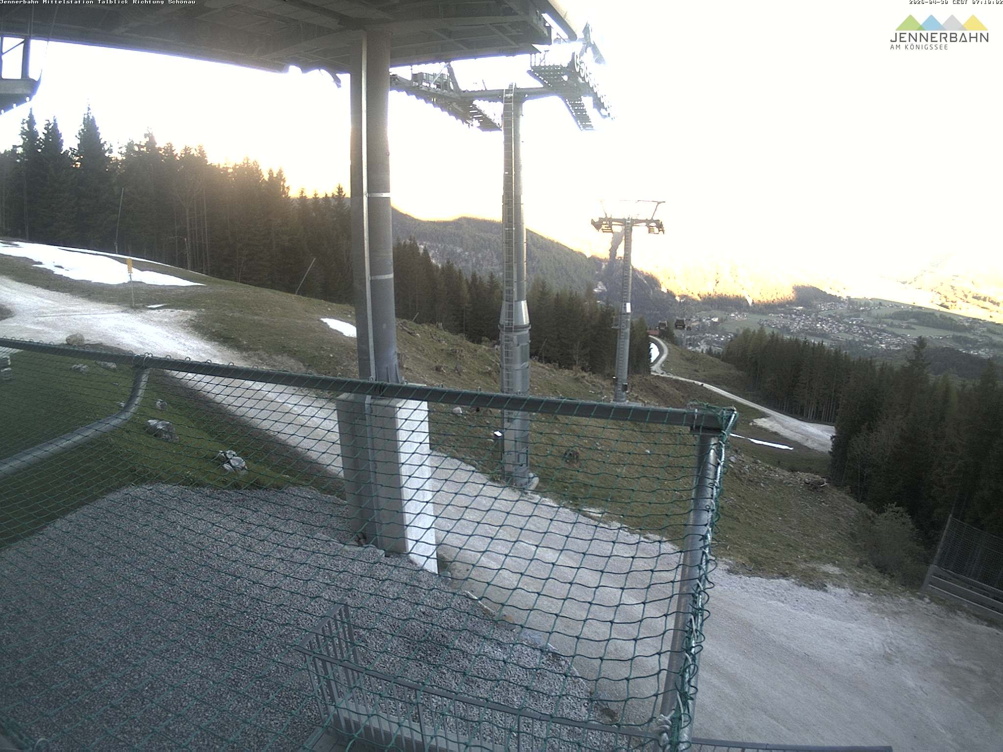 Archiv Foto Webcam Blick von der Mittelstation der Jennerbahn